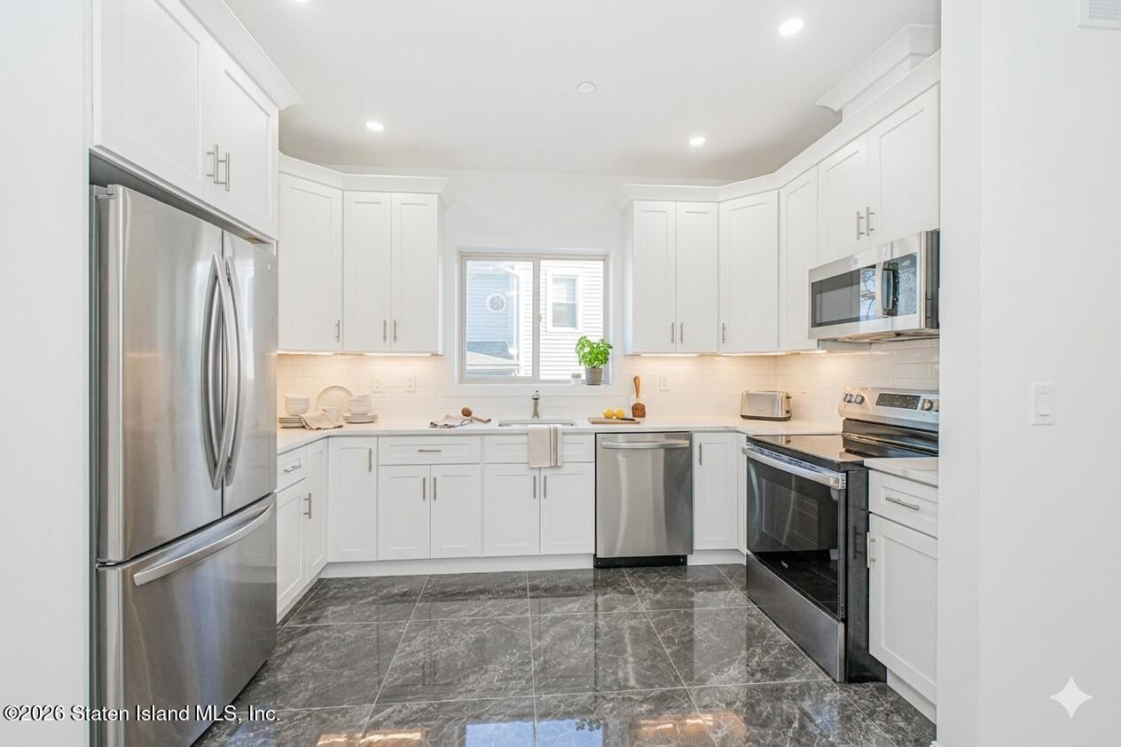 16 Church Avenue, Staten Island, NY, 10314 image 45