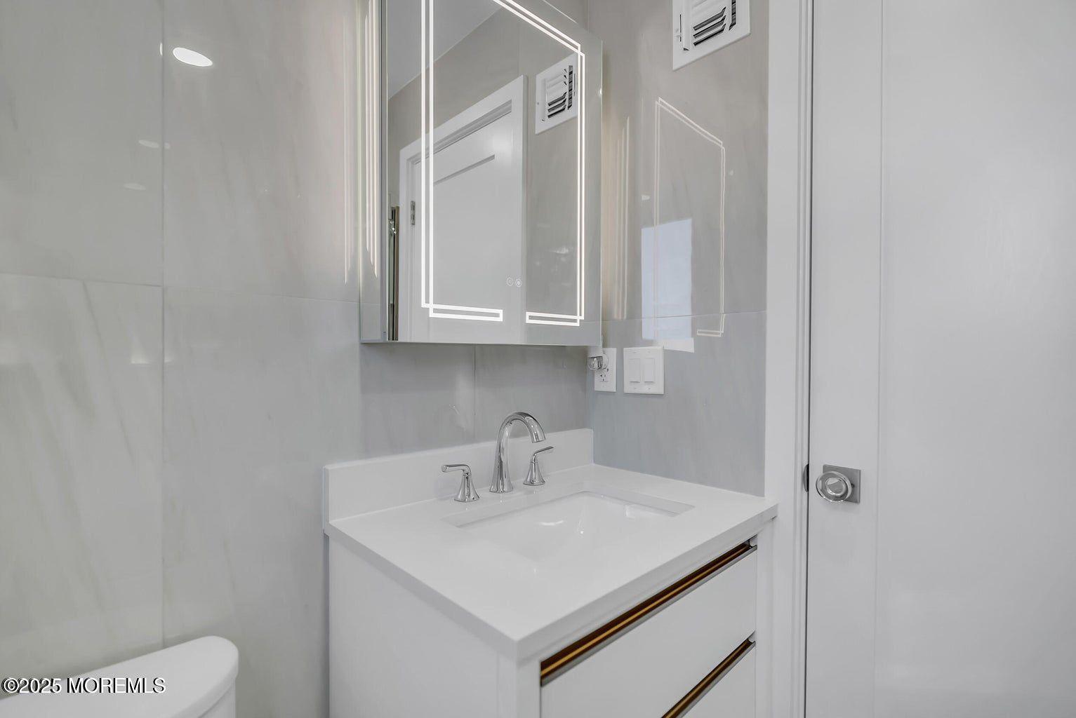 1 Robin Drive, Oakhurst, NJ, 07755 image 23