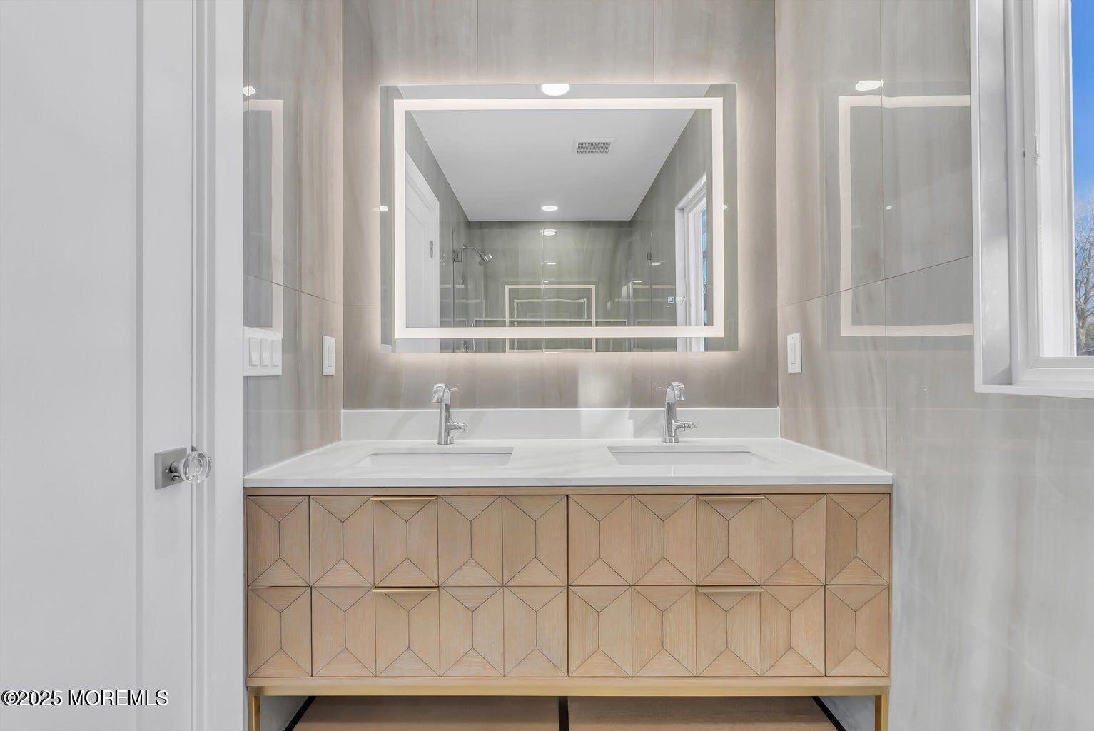 1 Robin Drive, Oakhurst, NJ, 07755 image 32