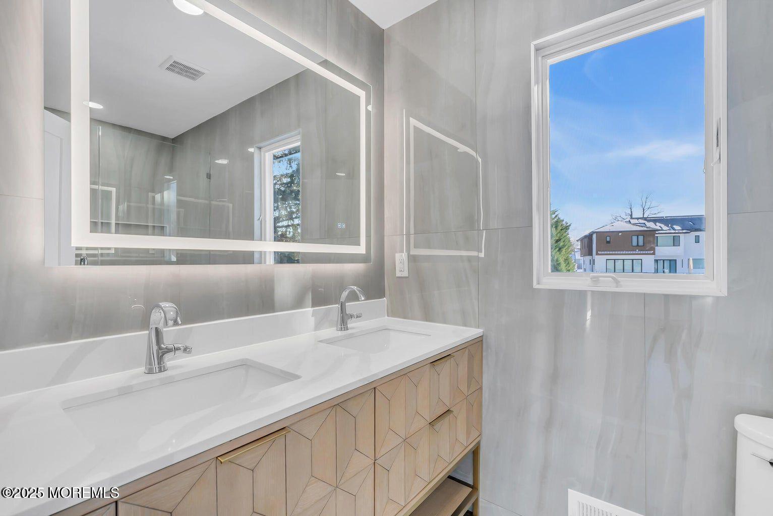 1 Robin Drive, Oakhurst, NJ, 07755 image 44