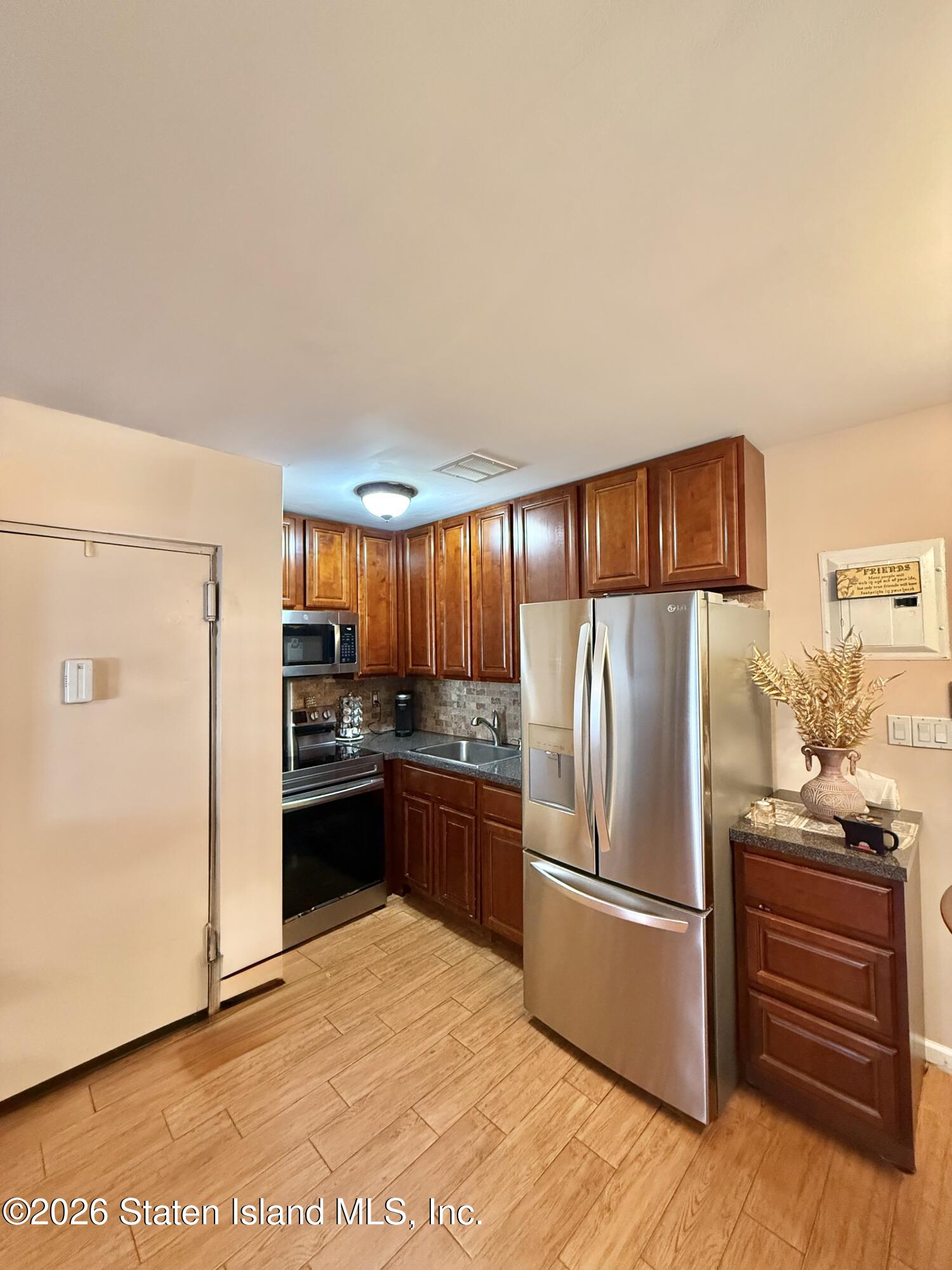 51 Vera Street B Image 4