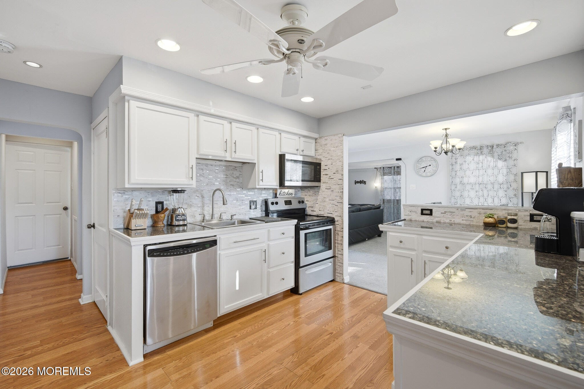 911 Florence Avenue Image 5