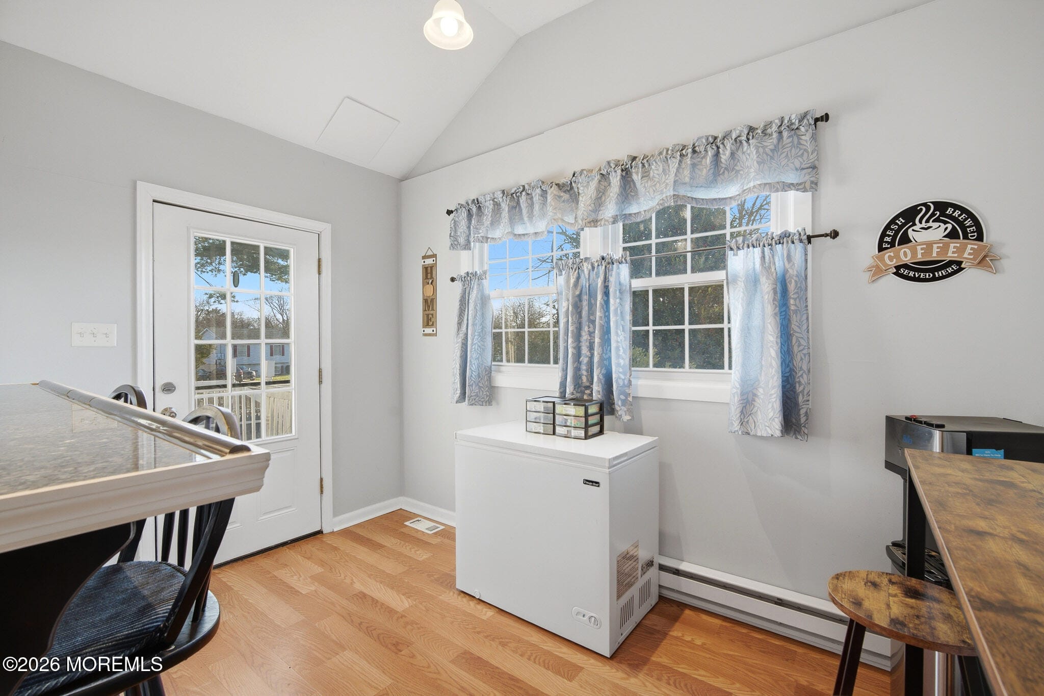 911 Florence Avenue Image 3