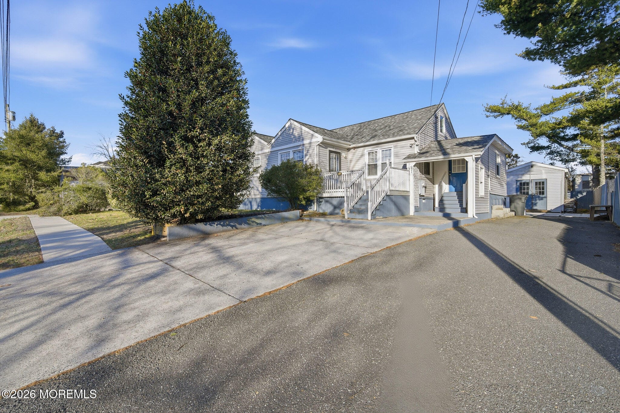 911 Florence Avenue Image 2