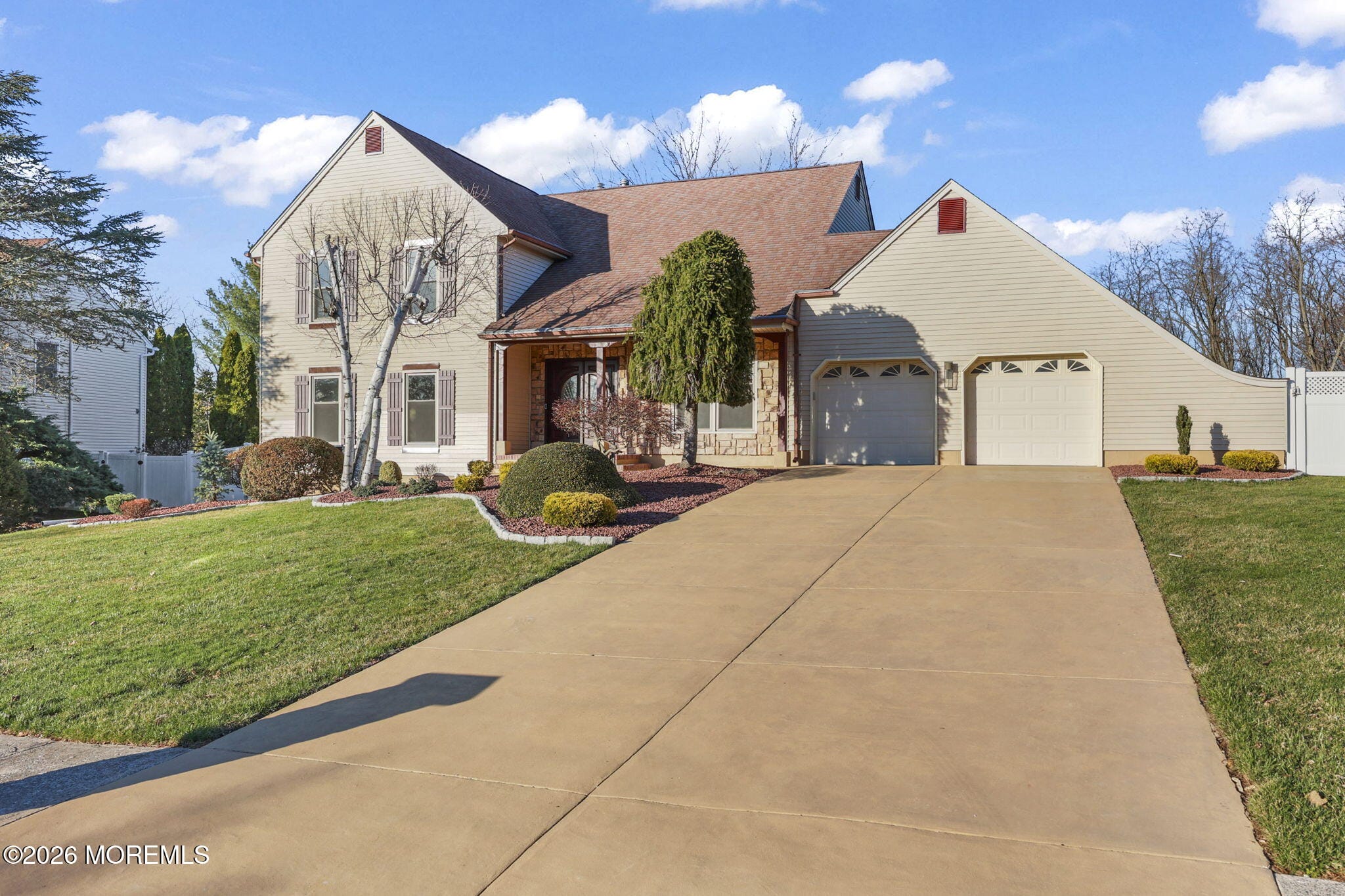 27 Meadow Lane Image 2