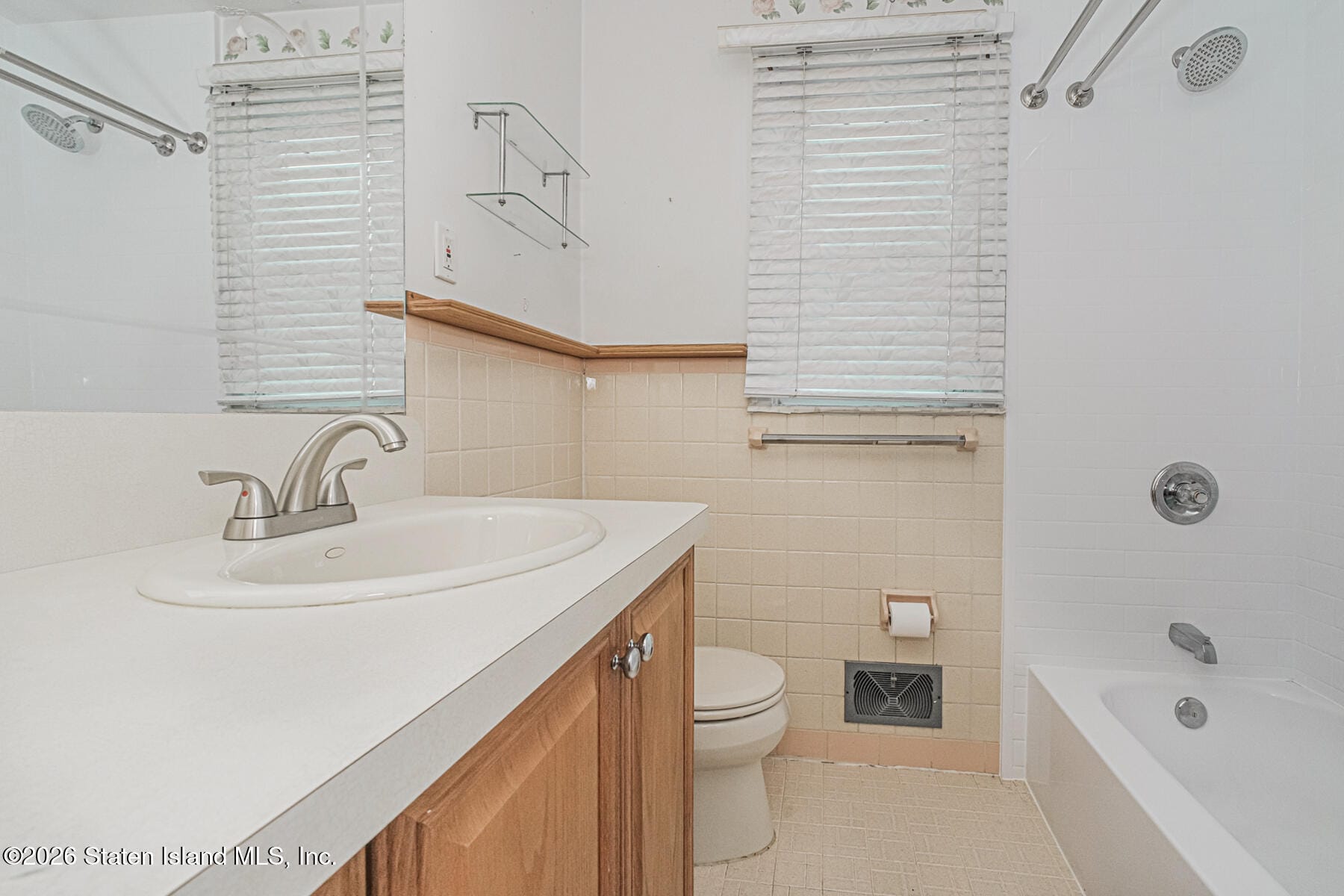 258 Woods Of Arden Road, Staten Island, NY, 10312 image 16