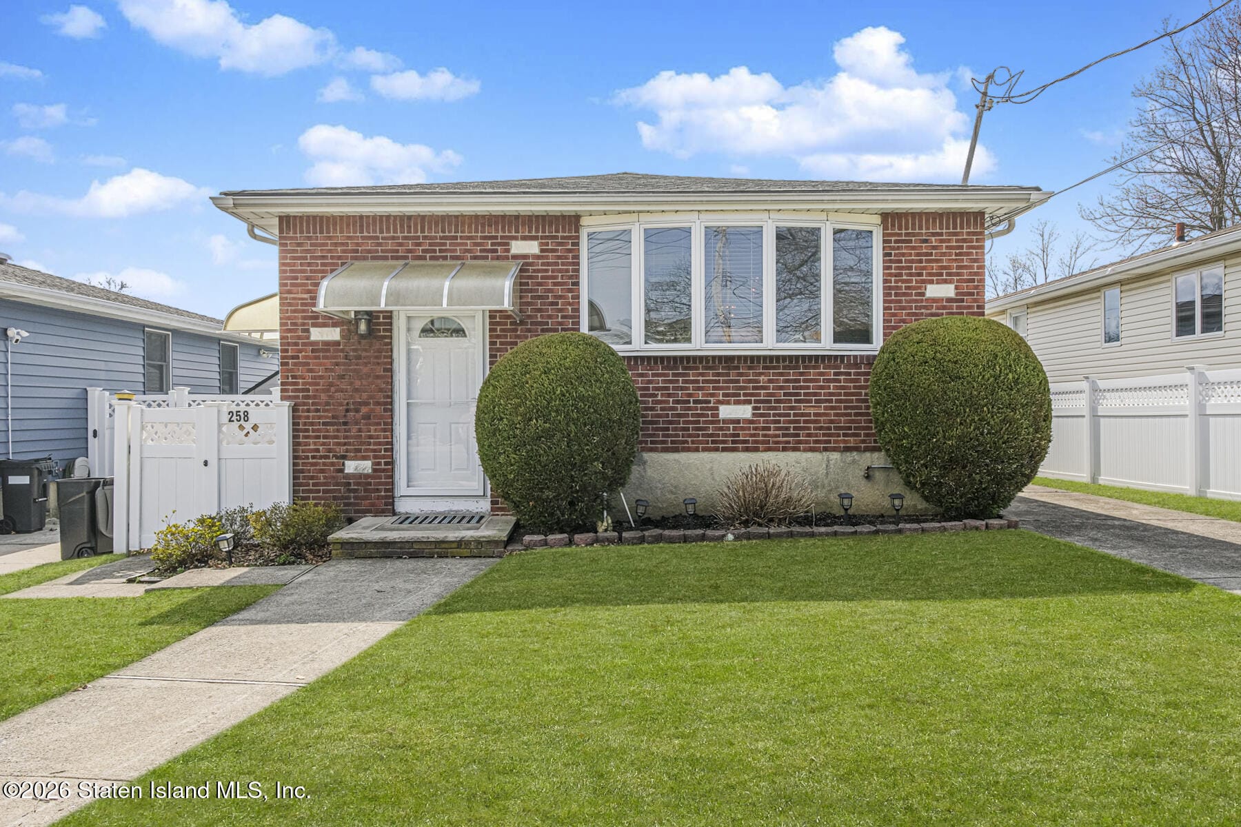 258 Woods Of Arden Road, Staten Island, NY, 10312