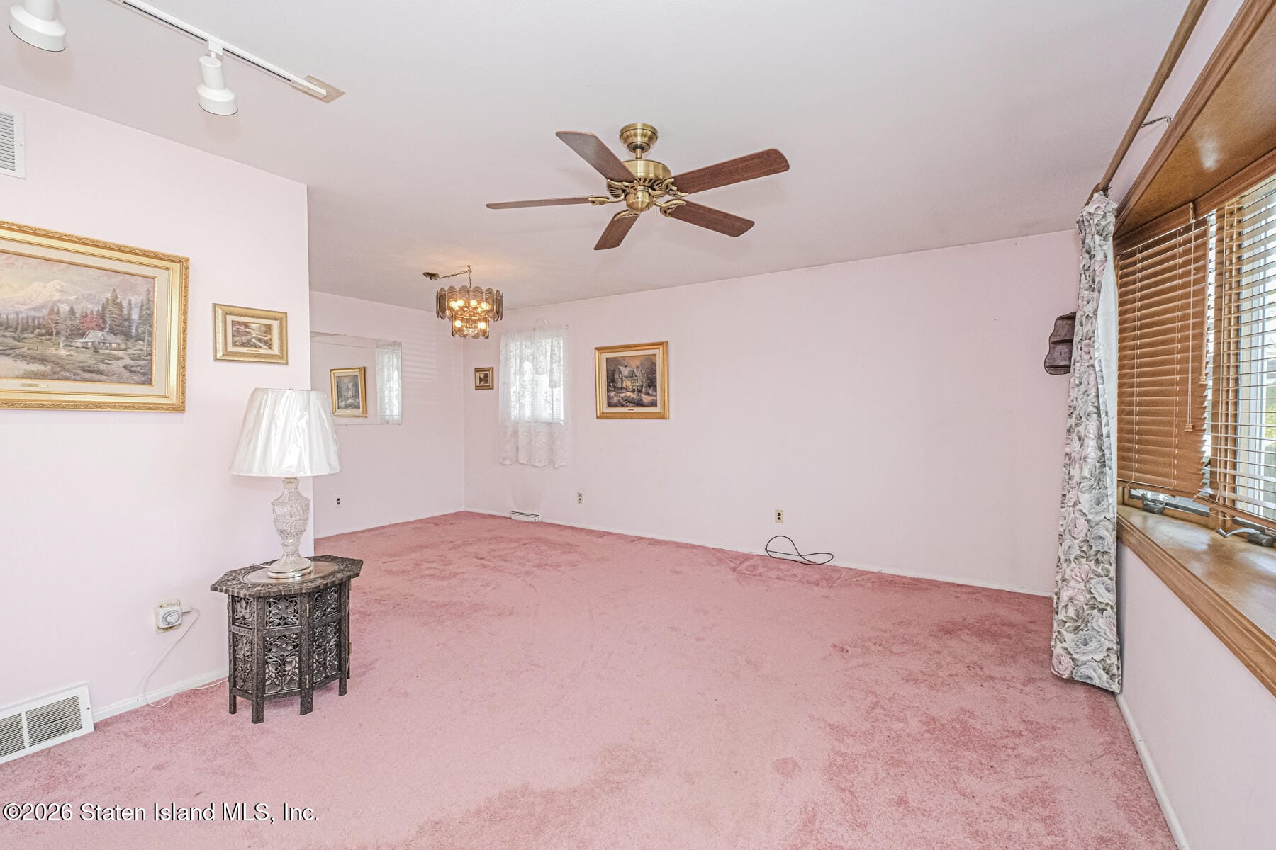 258 Woods Of Arden Road, Staten Island, NY, 10312 image 8