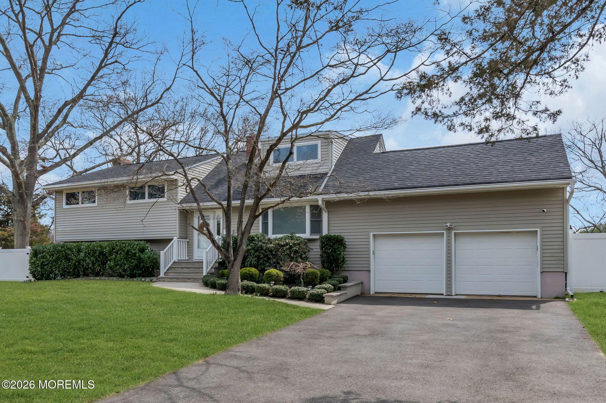 14 Riveredge Road Image 1