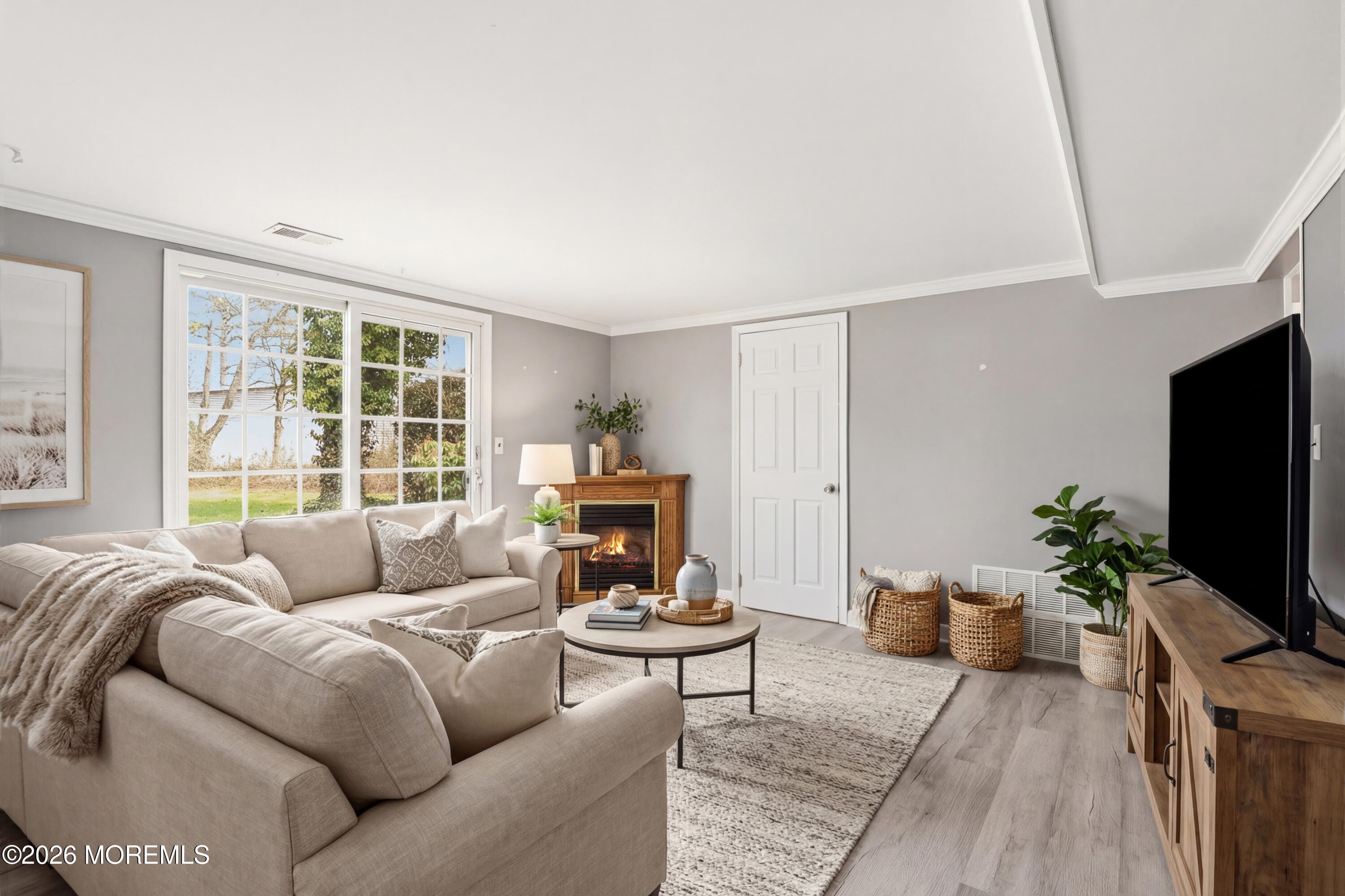 90 E Connecticut Concourse Image 4