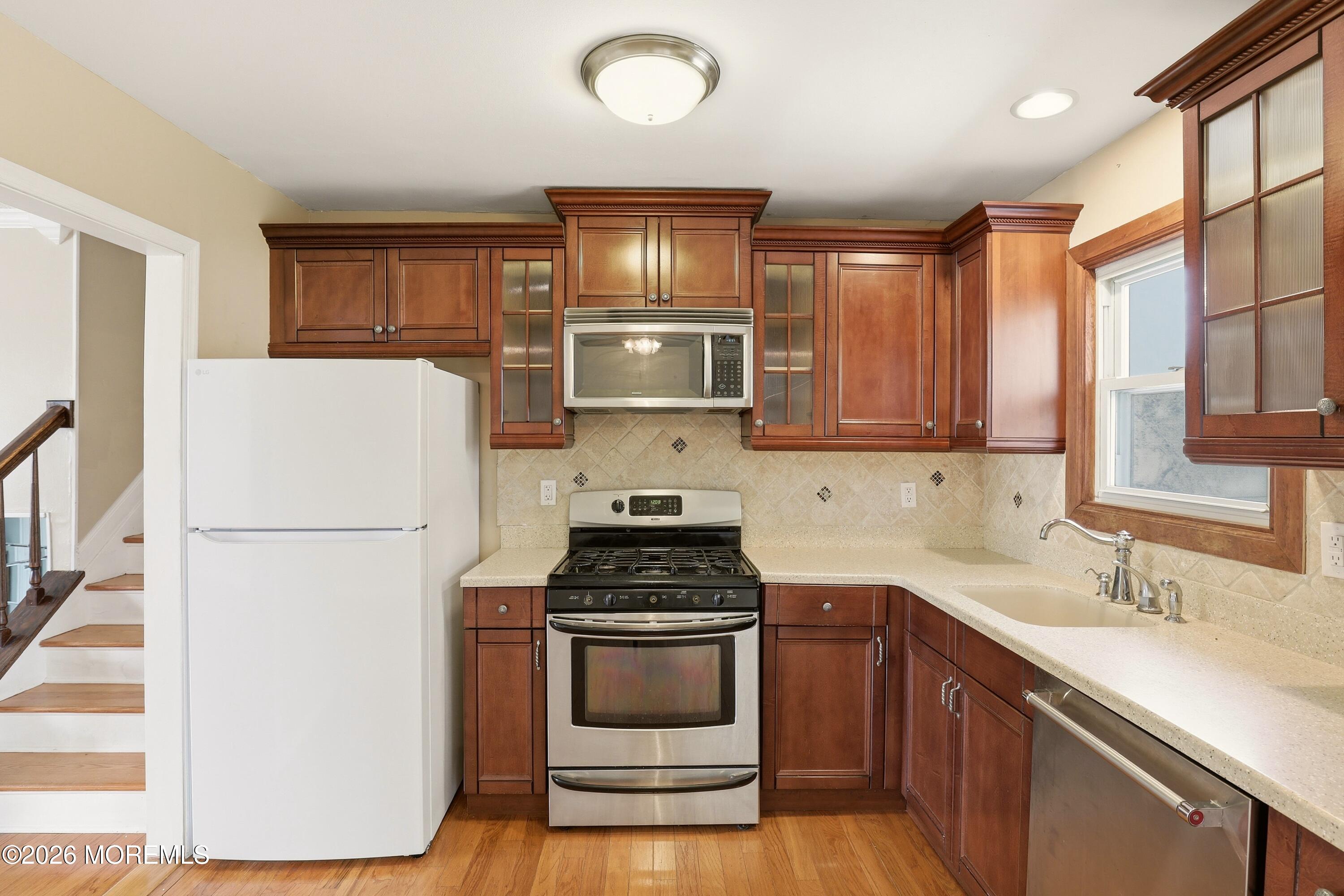 90 E Connecticut Concourse Image 5