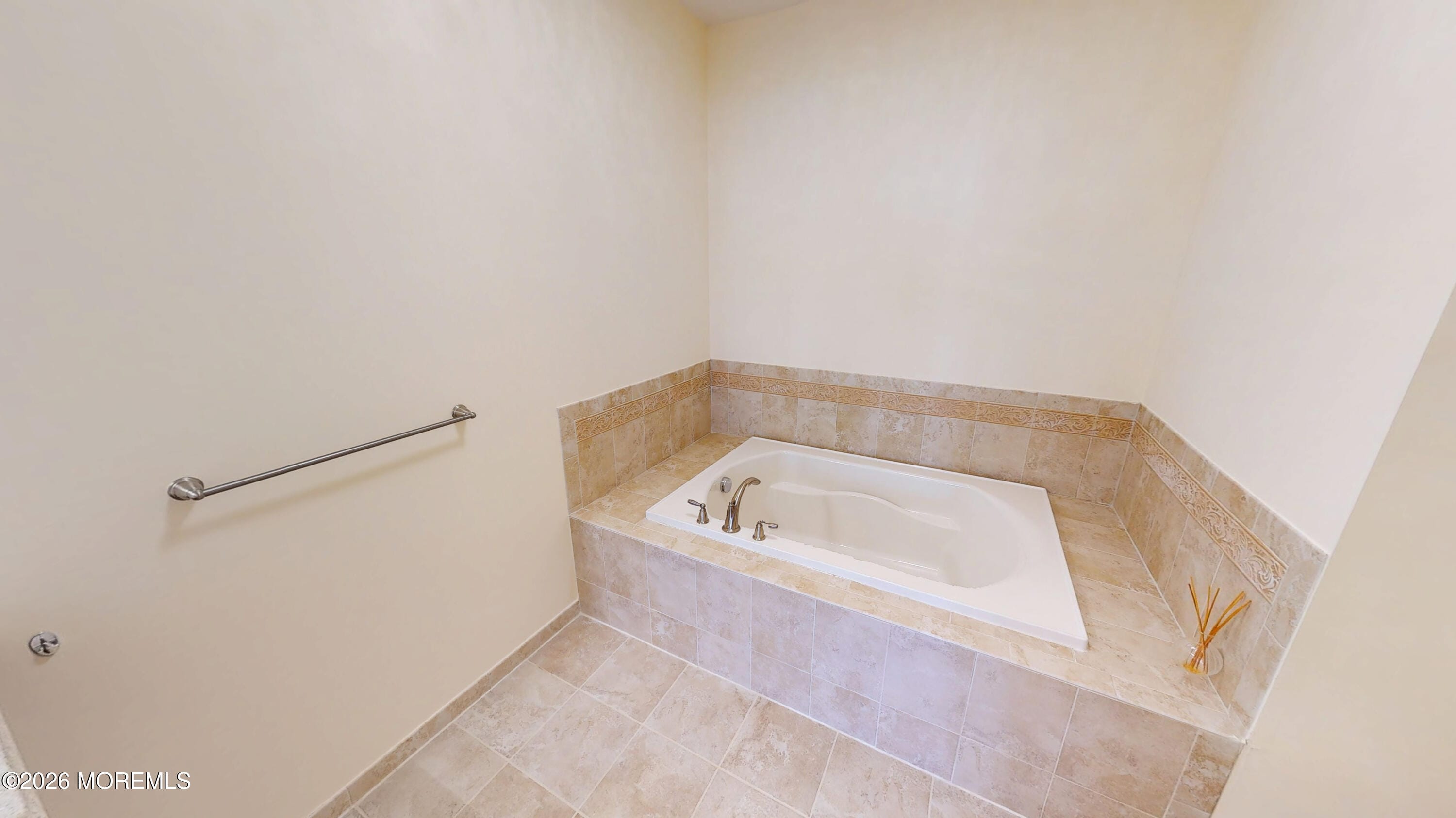 112 Regency Court 112, Morganville, NJ, 07751 image 10