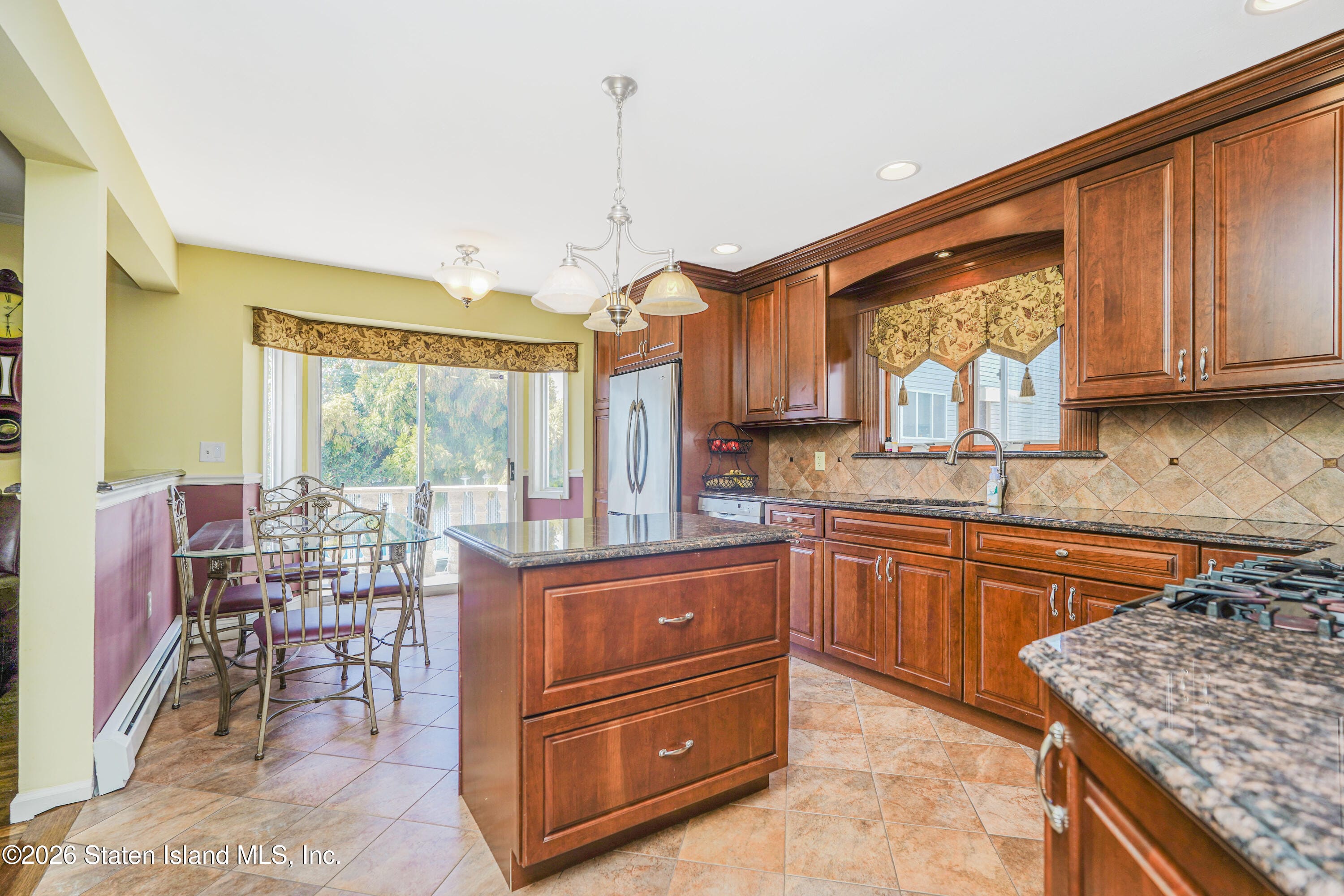 462 Holdridge Avenue Image 4