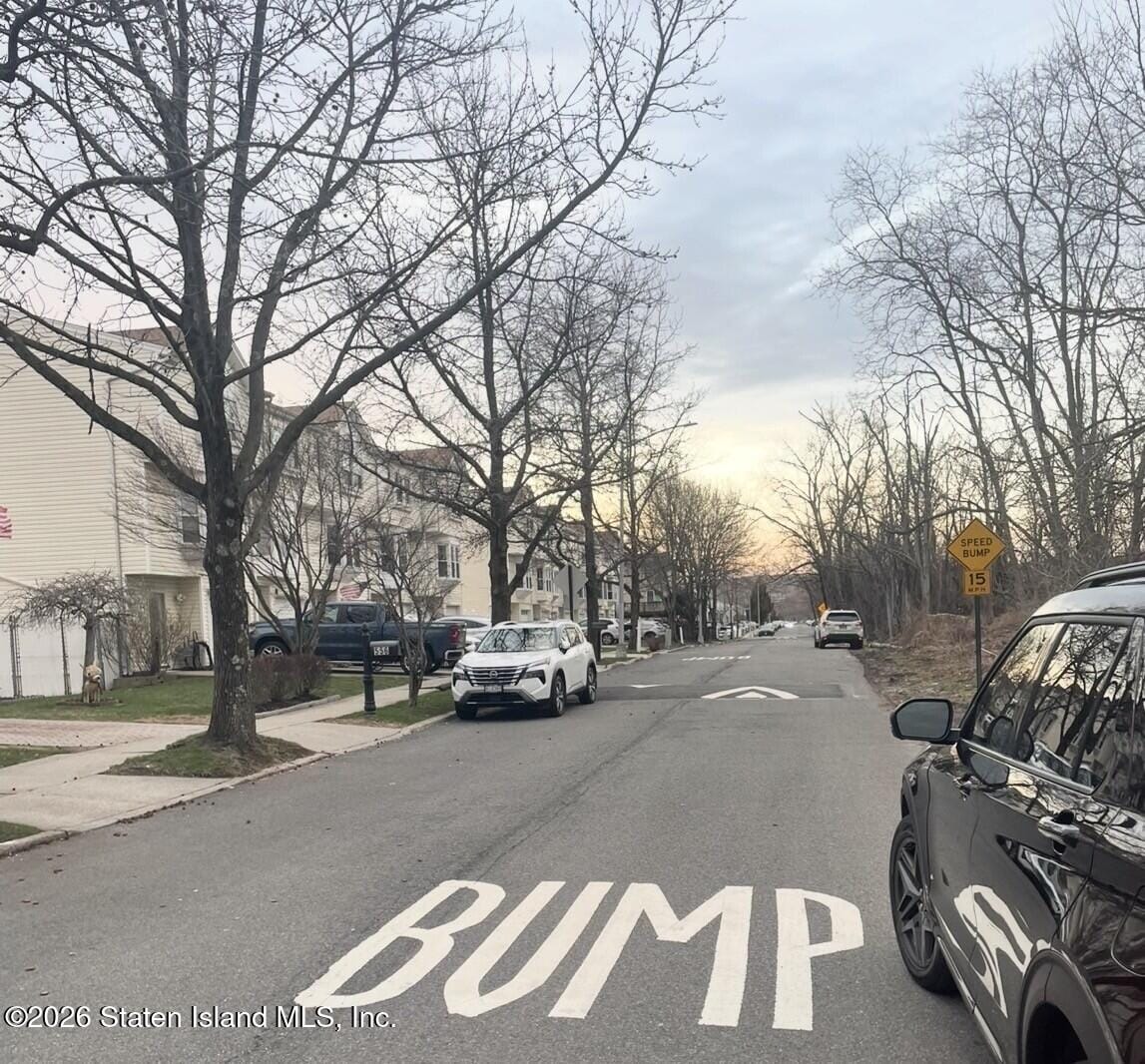 564 Dongan Hills Avenue Image 3