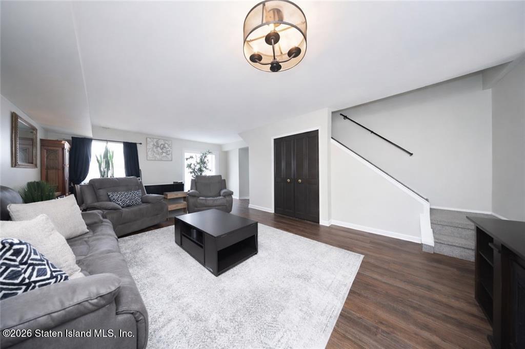 15 Stratford Court Image 2