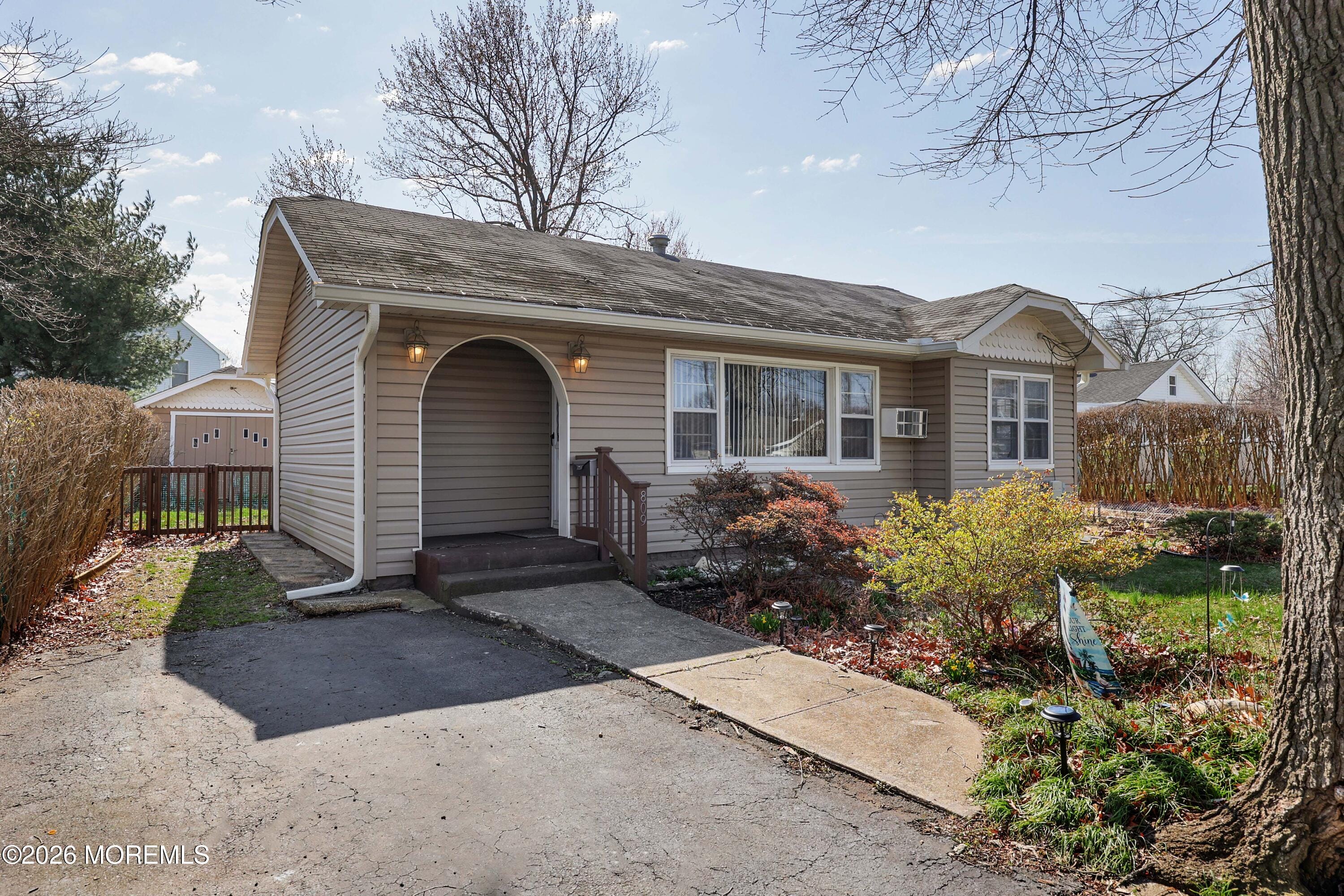 809 Shadylawn Way Image 3