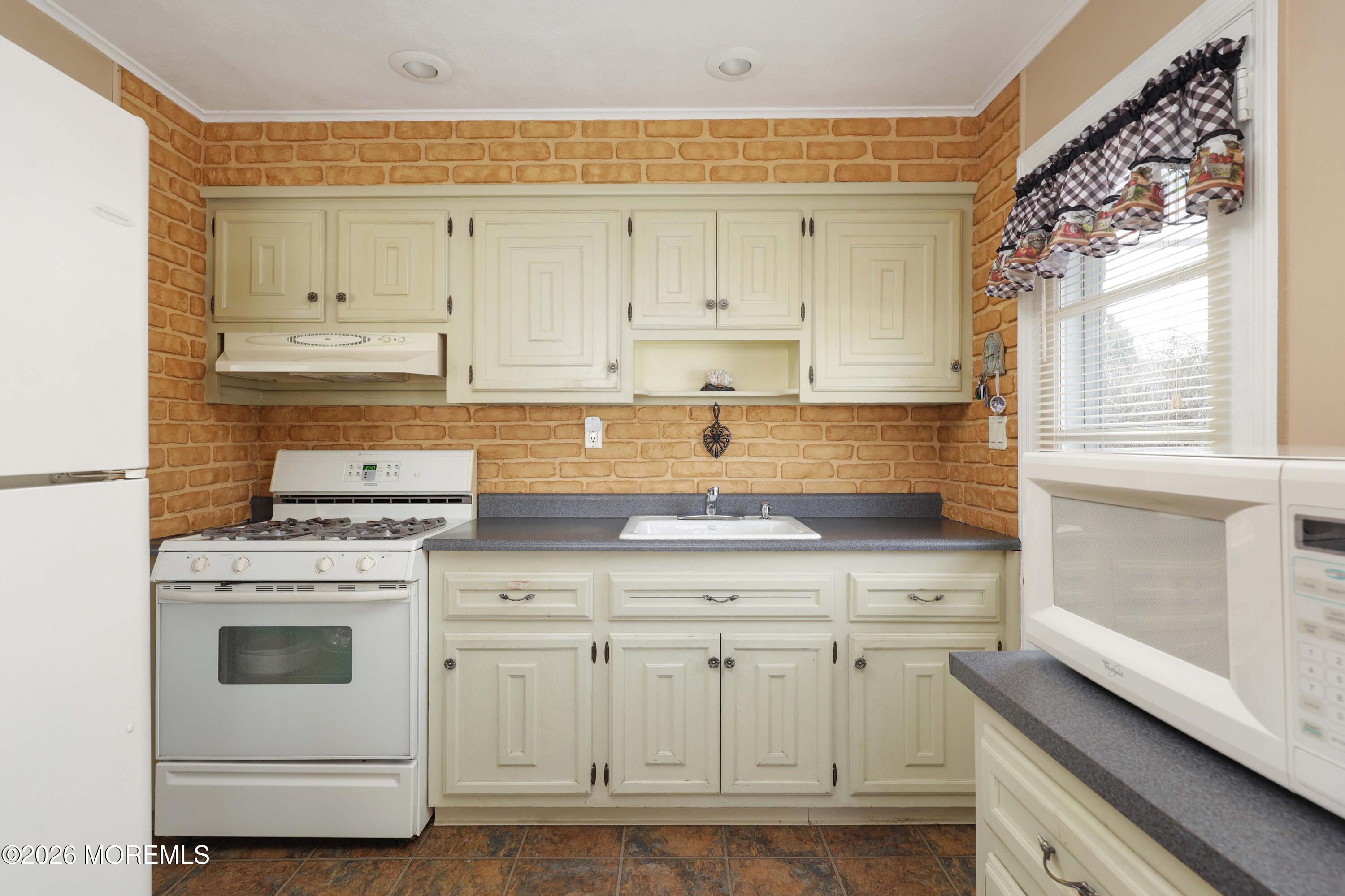 809 Shadylawn Way, Cliffwood Beach, NJ, 07735 image 8