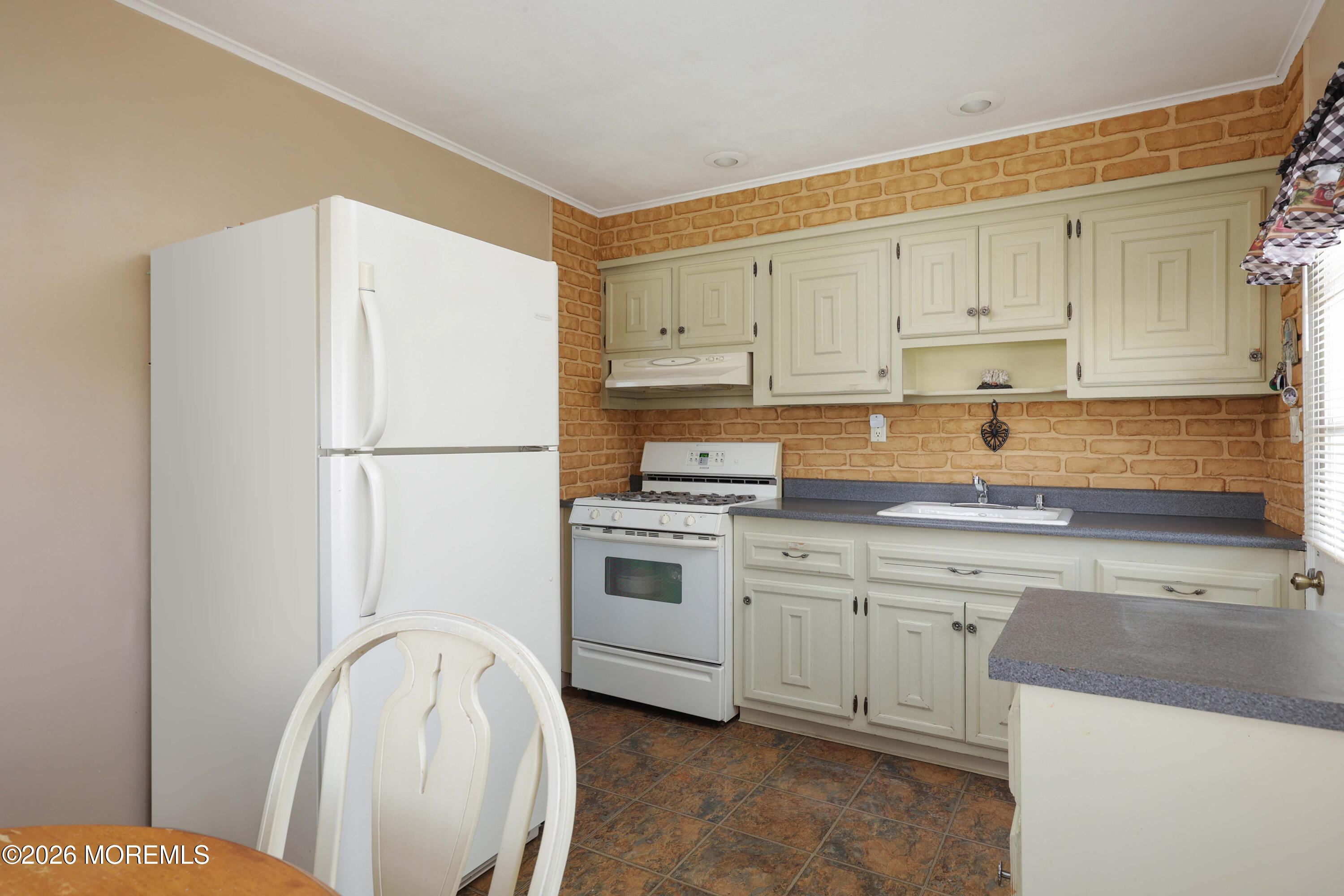 809 Shadylawn Way, Cliffwood Beach, NJ, 07735 image 9