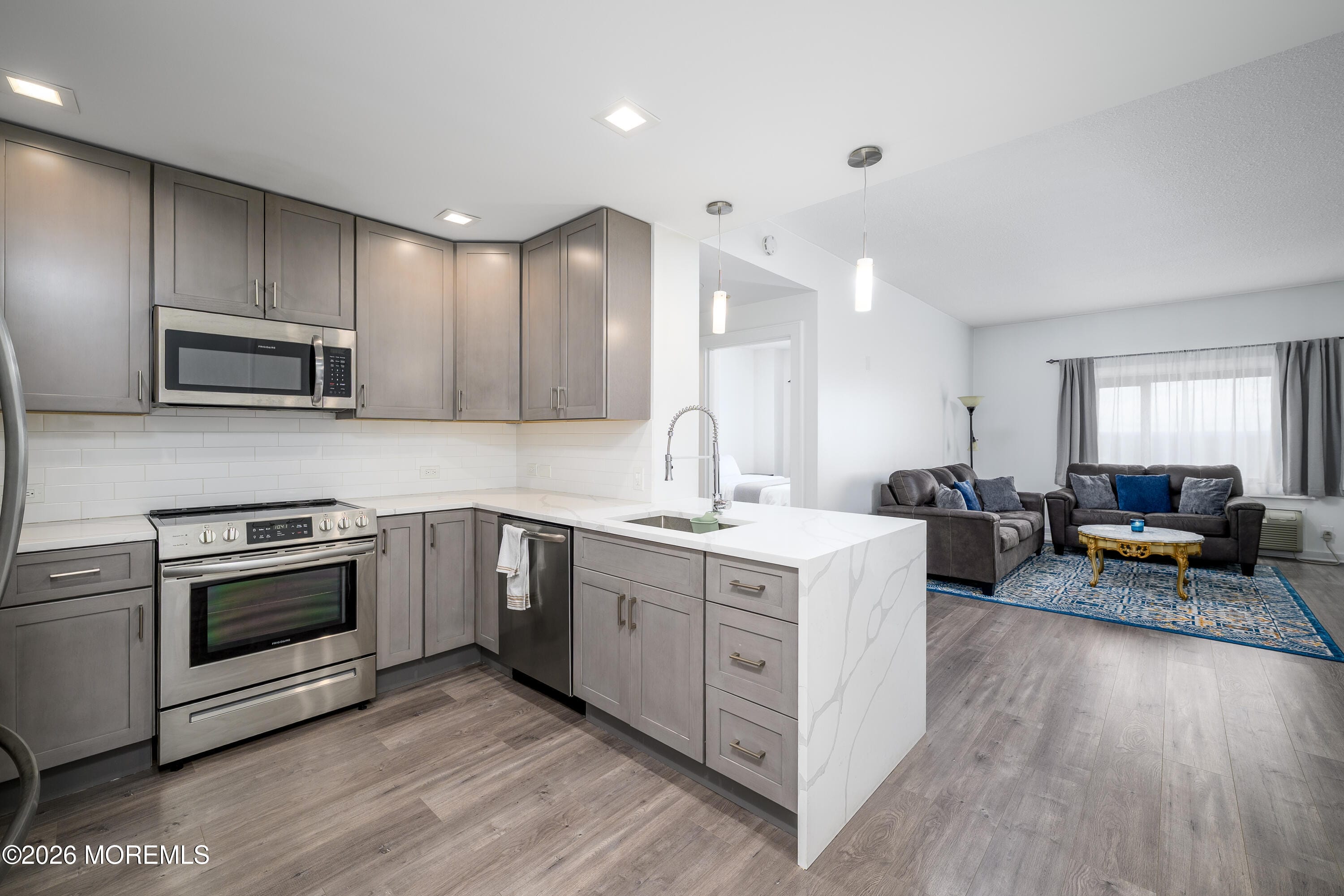 1 Carriage City Plaza 1214 Image 5