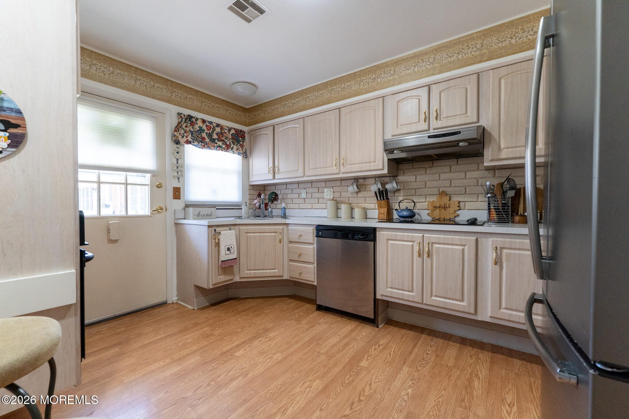 172B Sterling Court Image 5