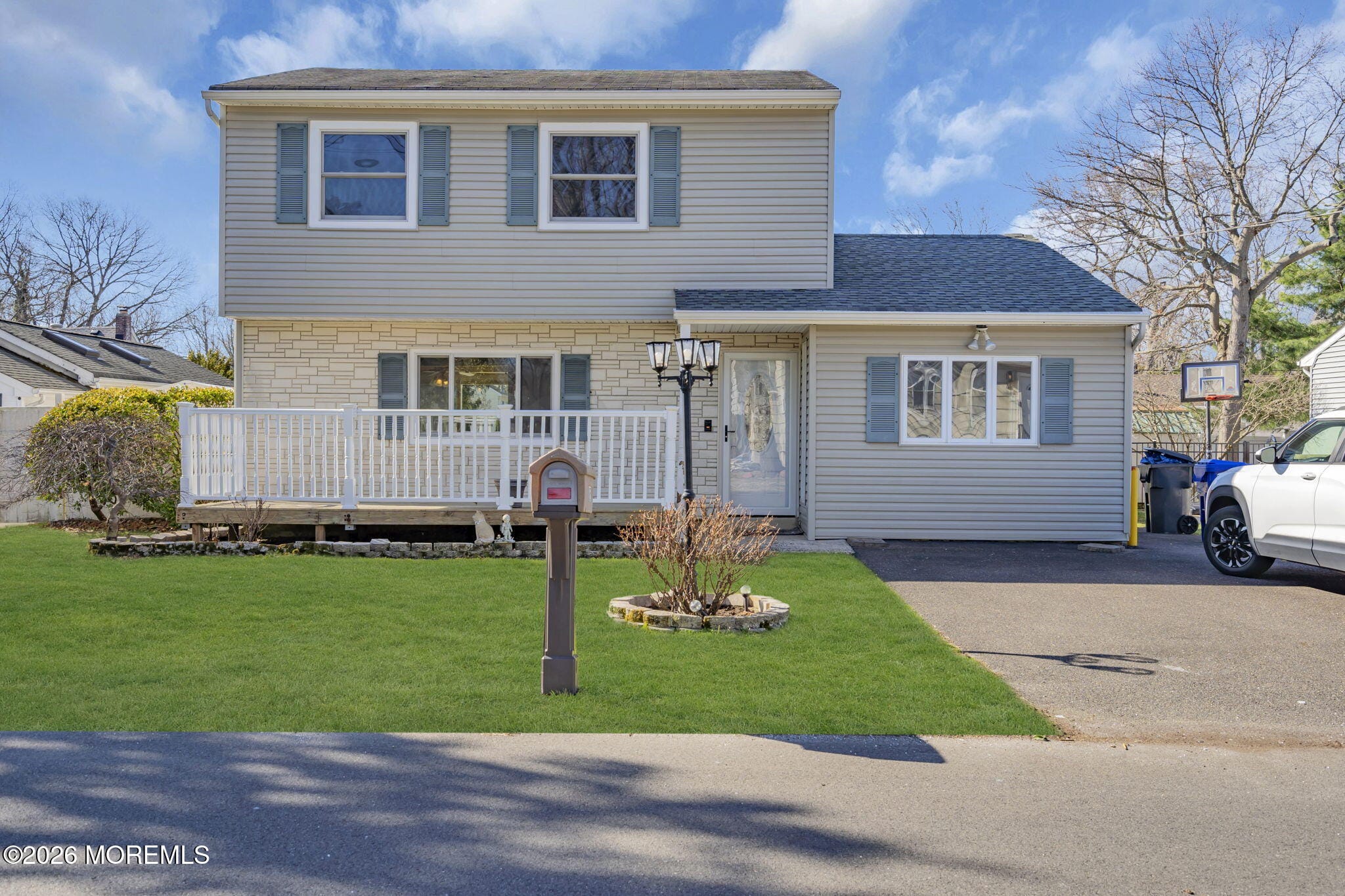 895 Linden Avenue Image 4