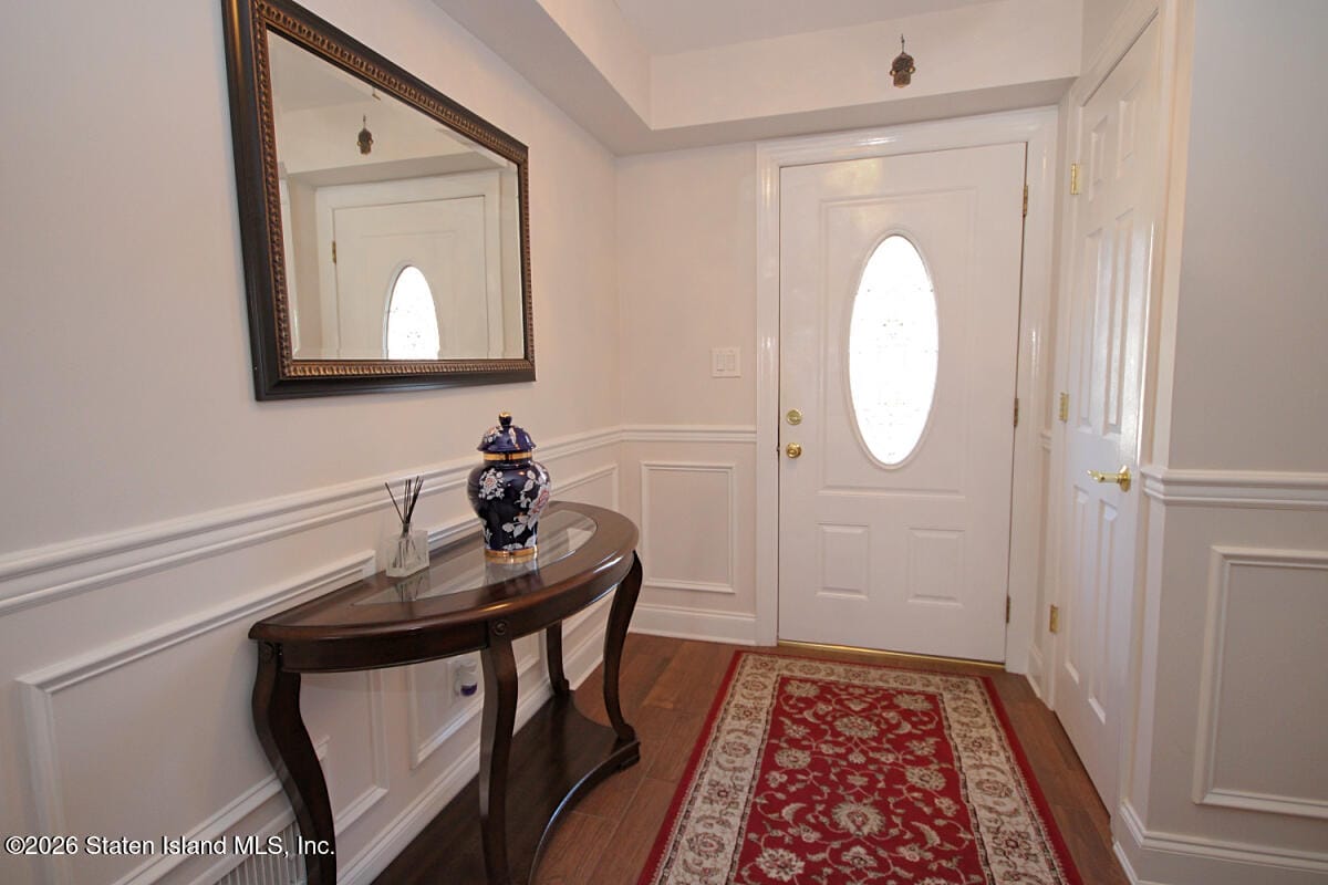 564 Dongan Hills Avenue Image 2