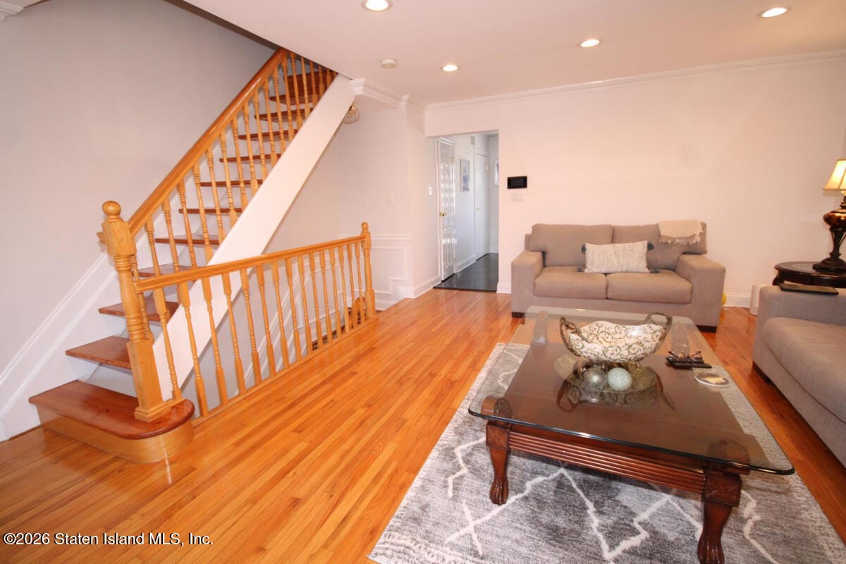 564 Dongan Hills Avenue Image 4