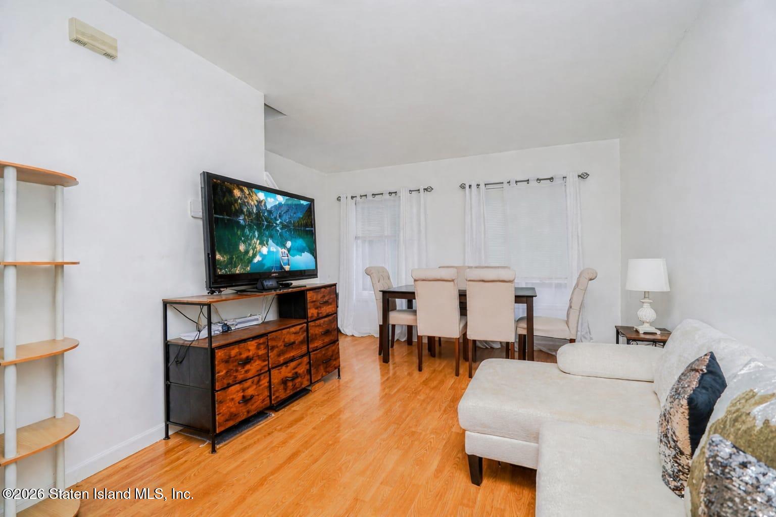 526 Ilyssa Way, Staten Island, NY, 10312 image 6