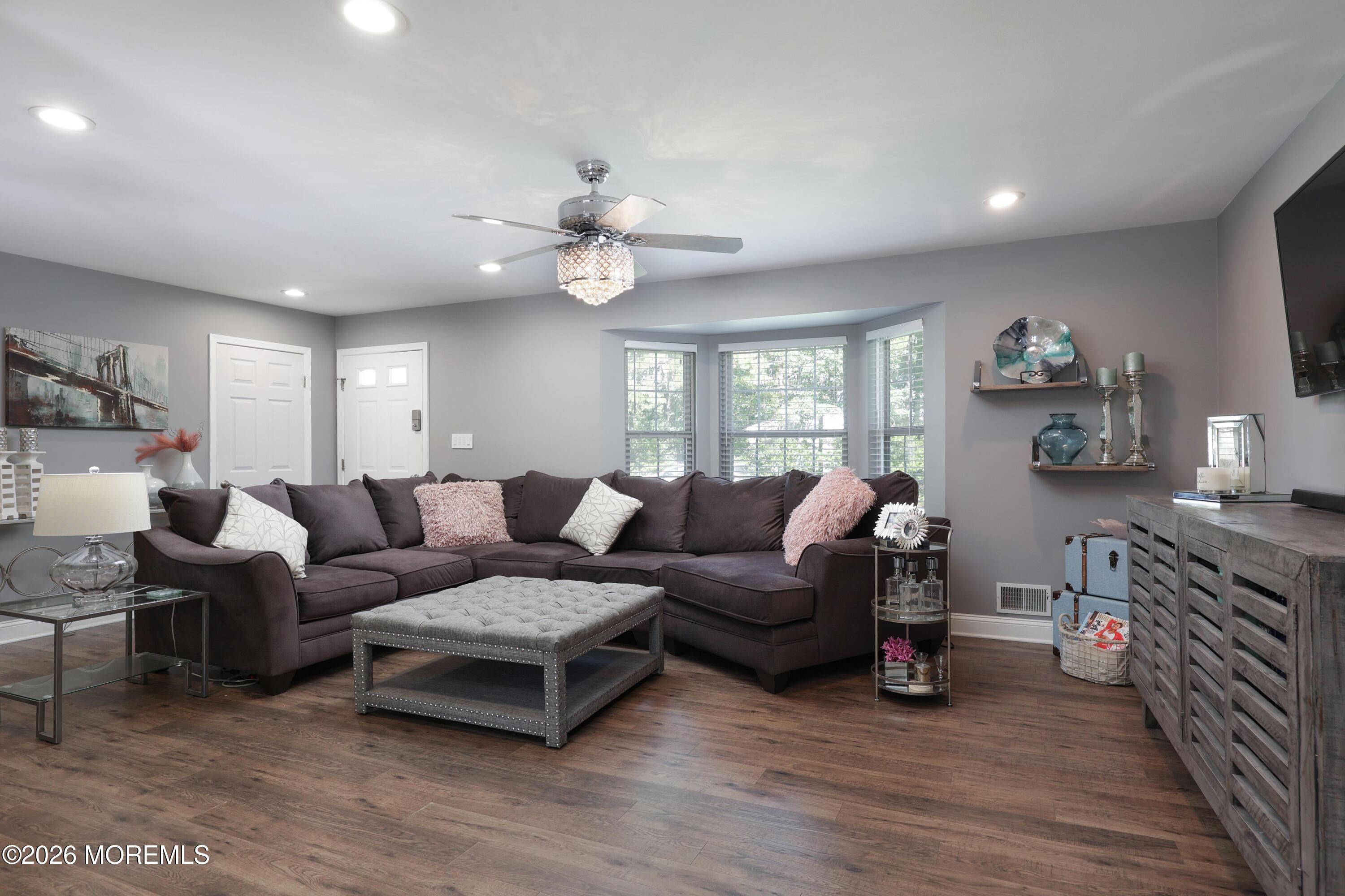 2000 Seventh Avenue Image 5