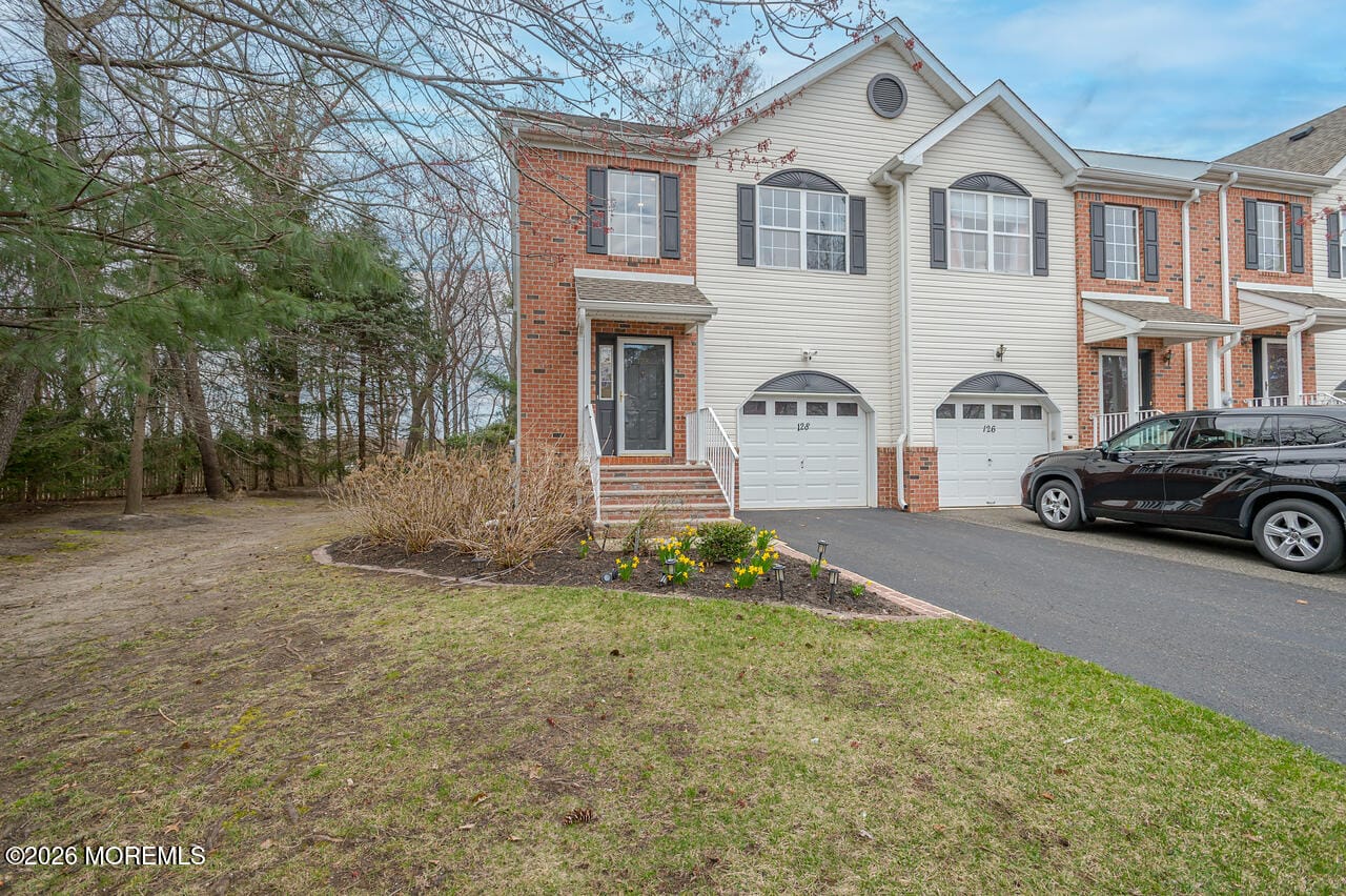 128 Heron Court, Manalapan, NJ, 07726