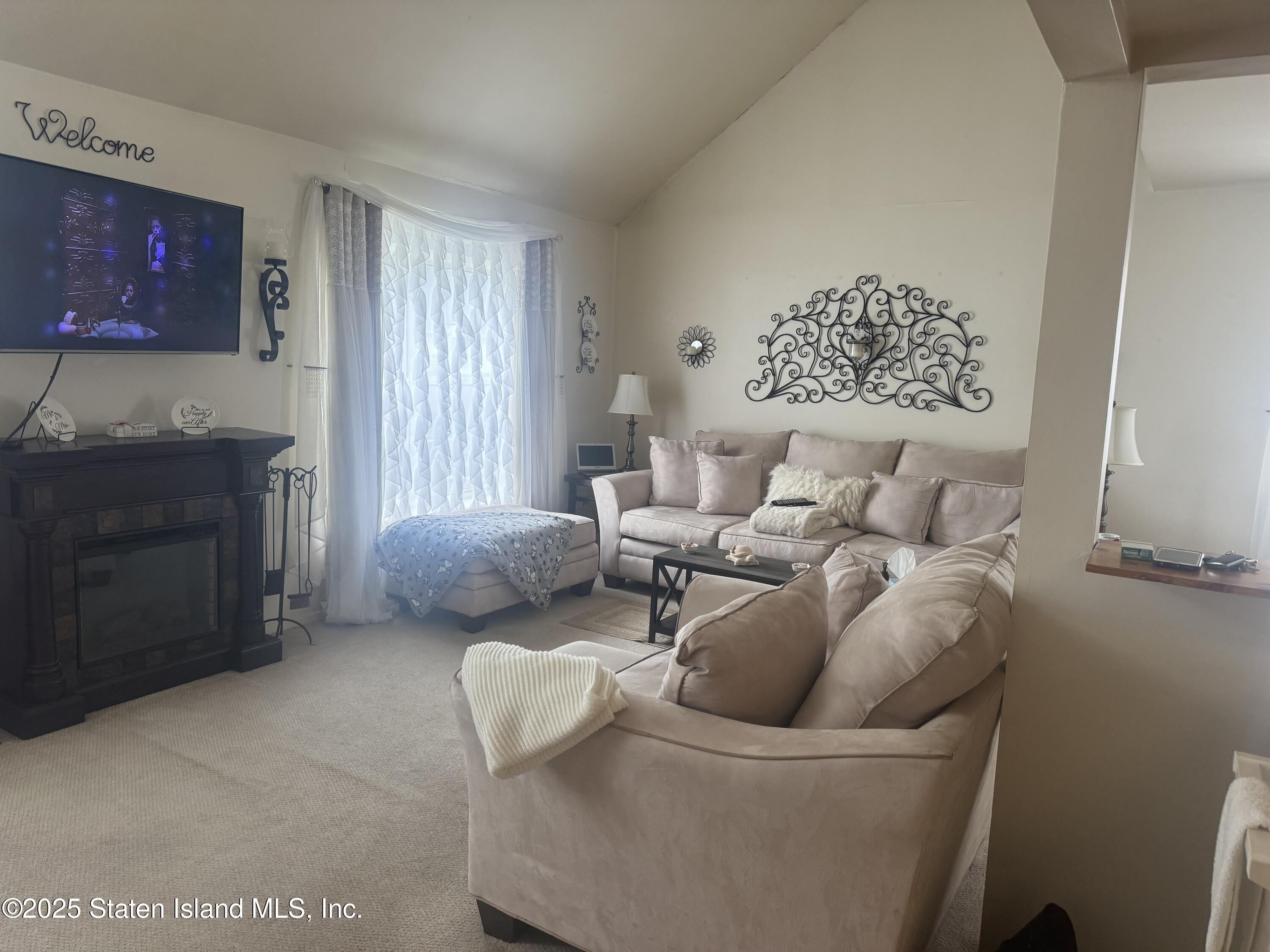 51 Jennifer Place B Image 3