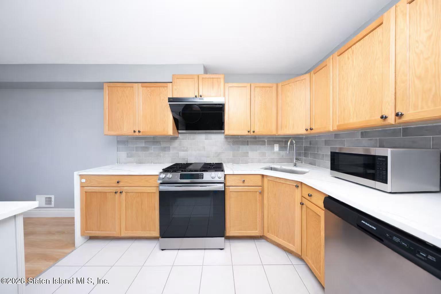 1340 Arthur Kill Road, Staten Island, NY, 10312 image 12