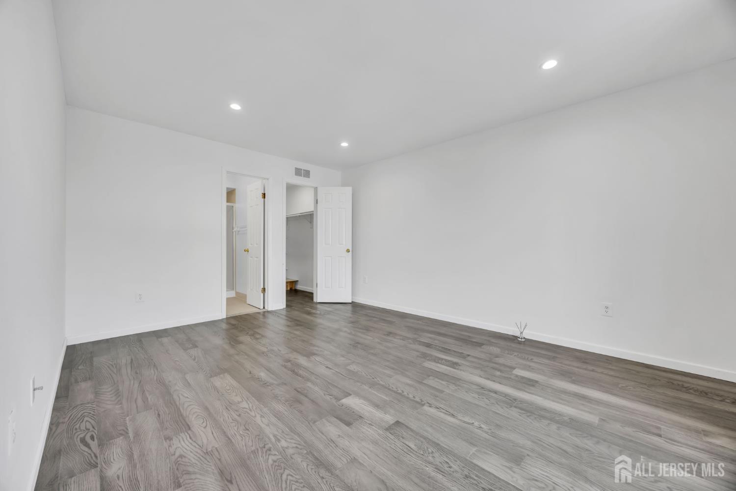 303 Michaels Court, Woodbridge Proper, NJ, 07095 image 16