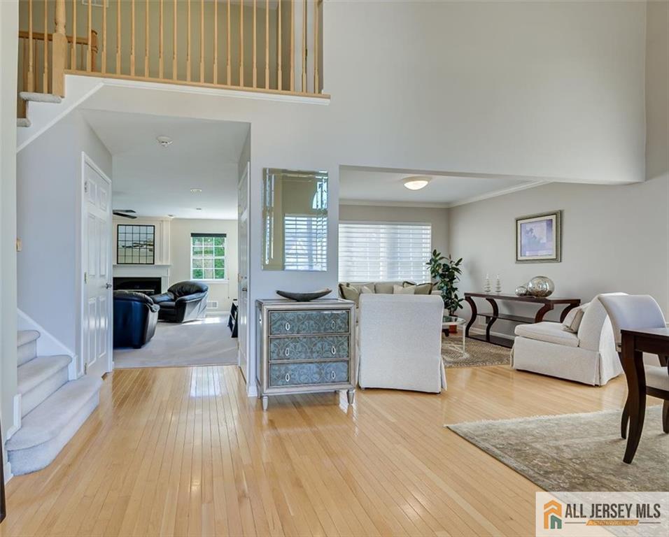 8 Pointer Place Image 2