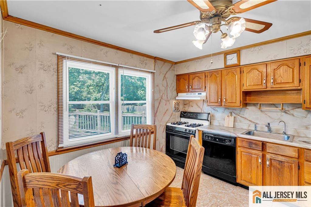 8 Whitehall Avenue, Edison, NJ, 08820 image 10