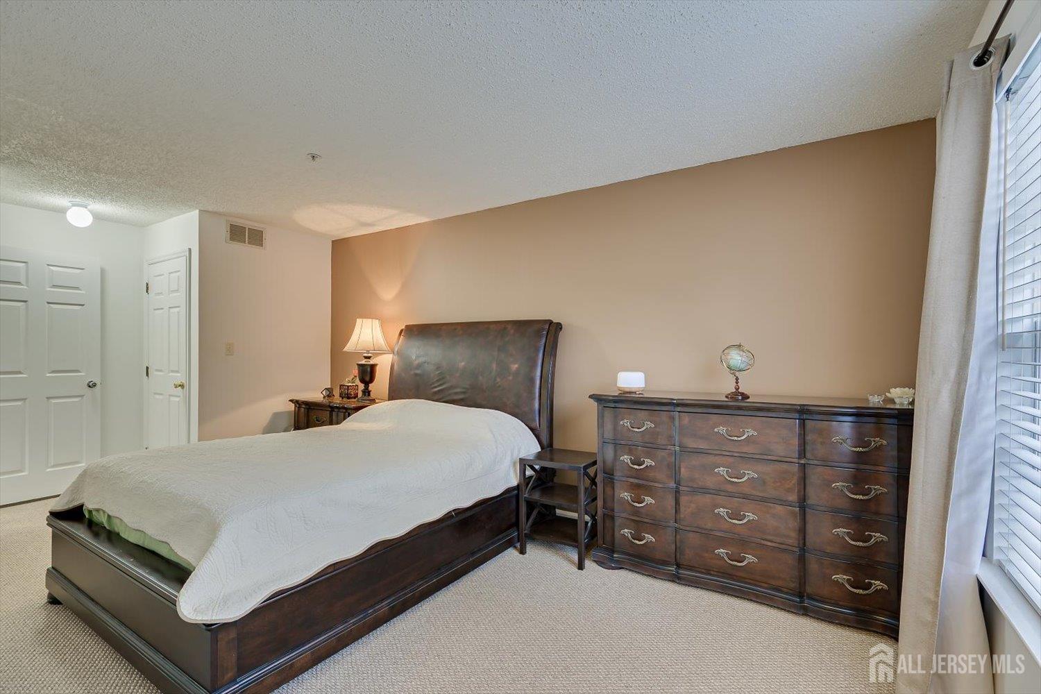 150 Prestwick Way, Edison, NJ, 08820 image 17