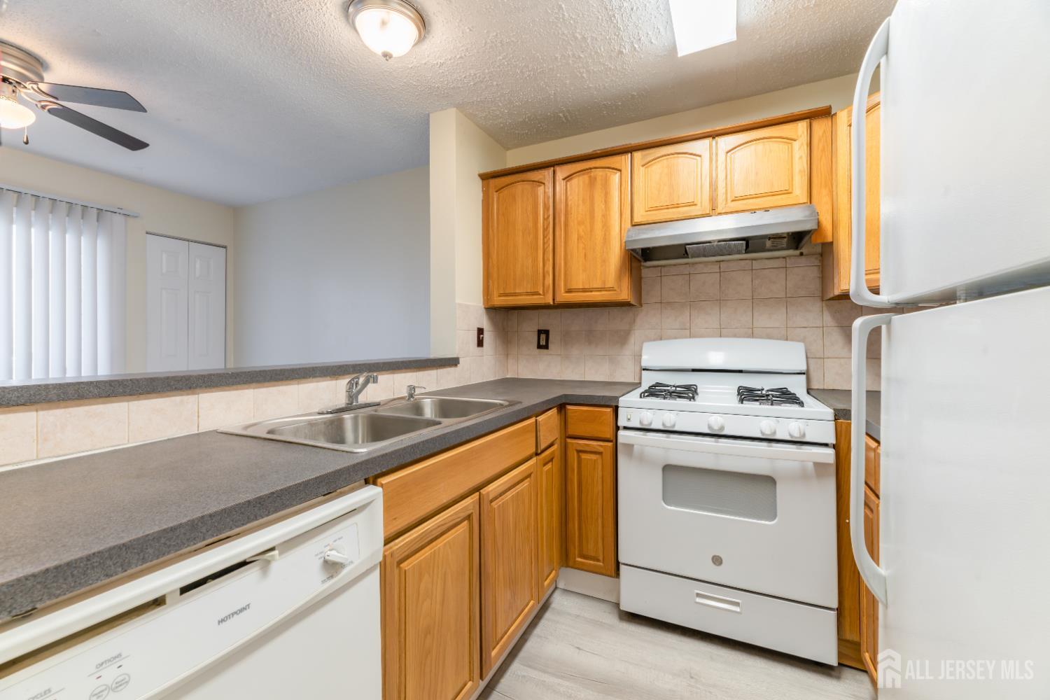 210 Edpas Road, New Brunswick, NJ, 08901 image 11