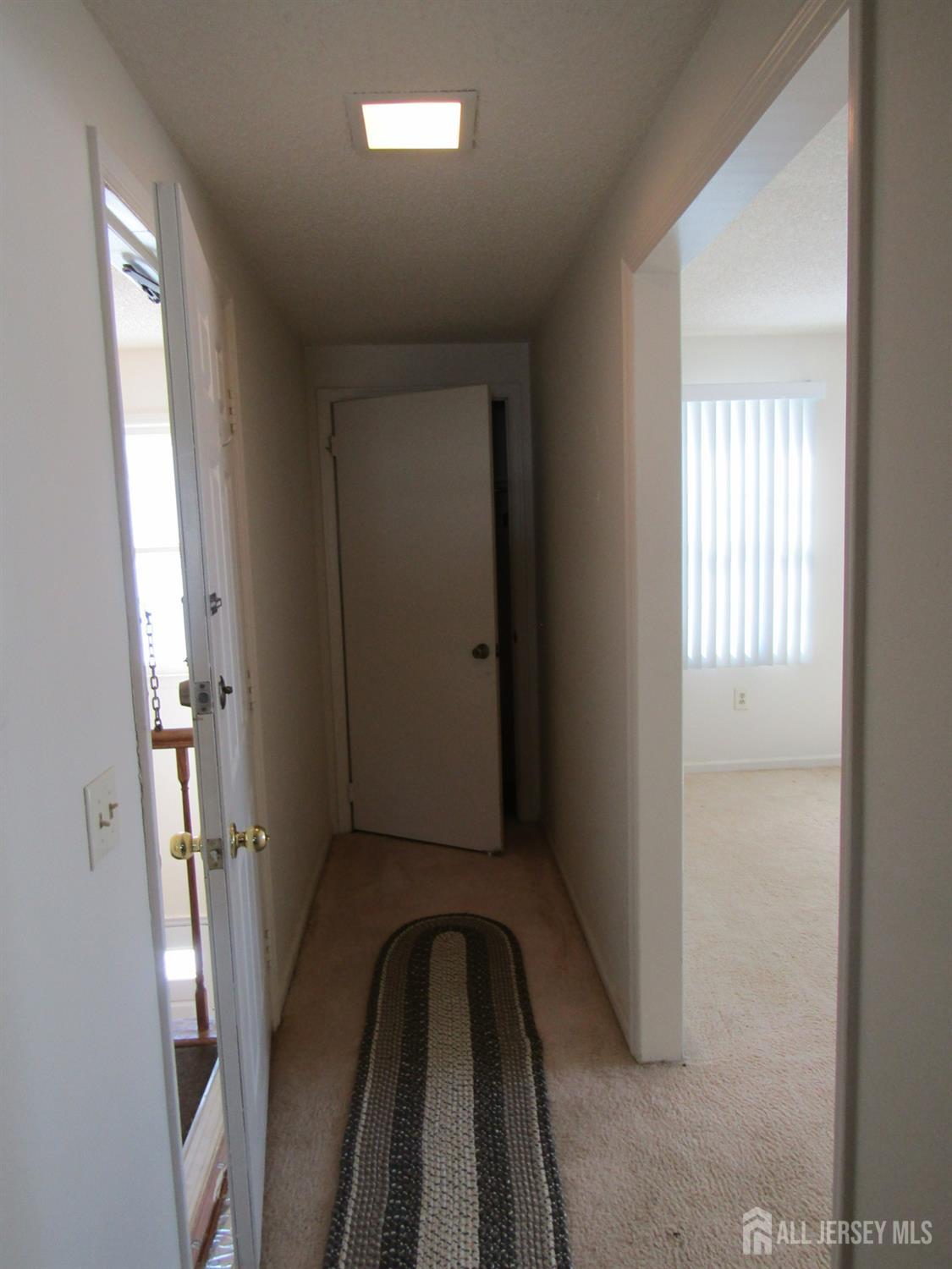 538 Sutton Way N Image 3