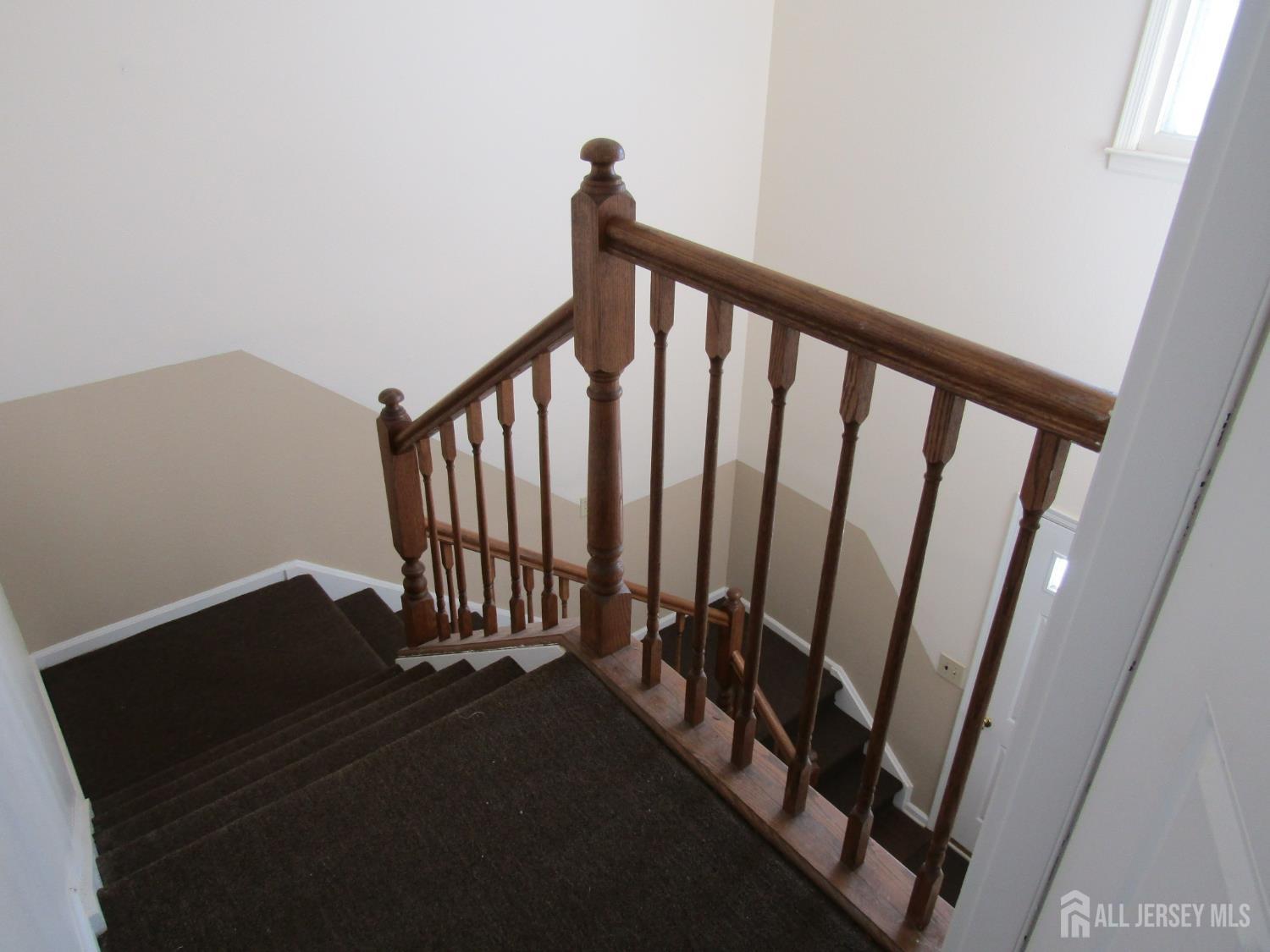 538 Sutton Way N Image 2