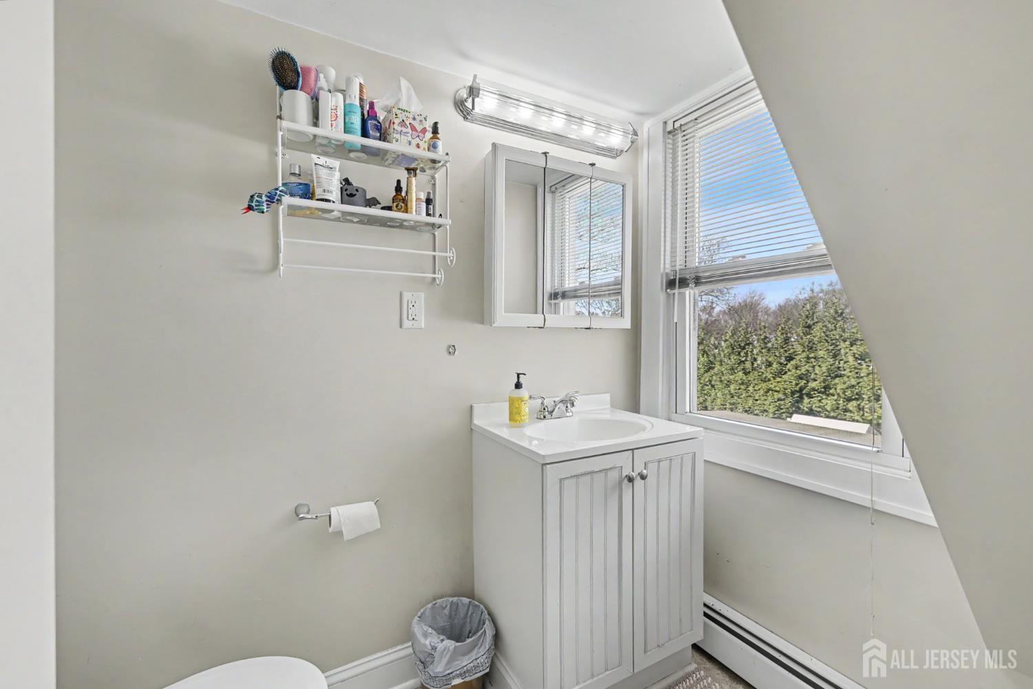 70 Oxford Road, Colonia, NJ, 07067 image 26