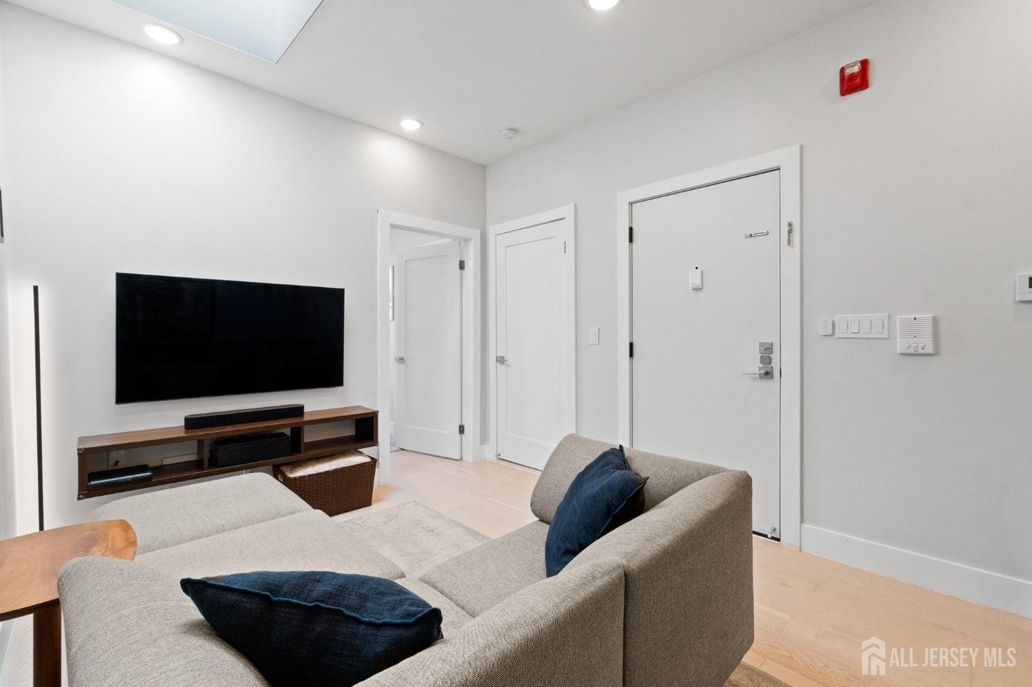 406 Madison Street 4L Image 2