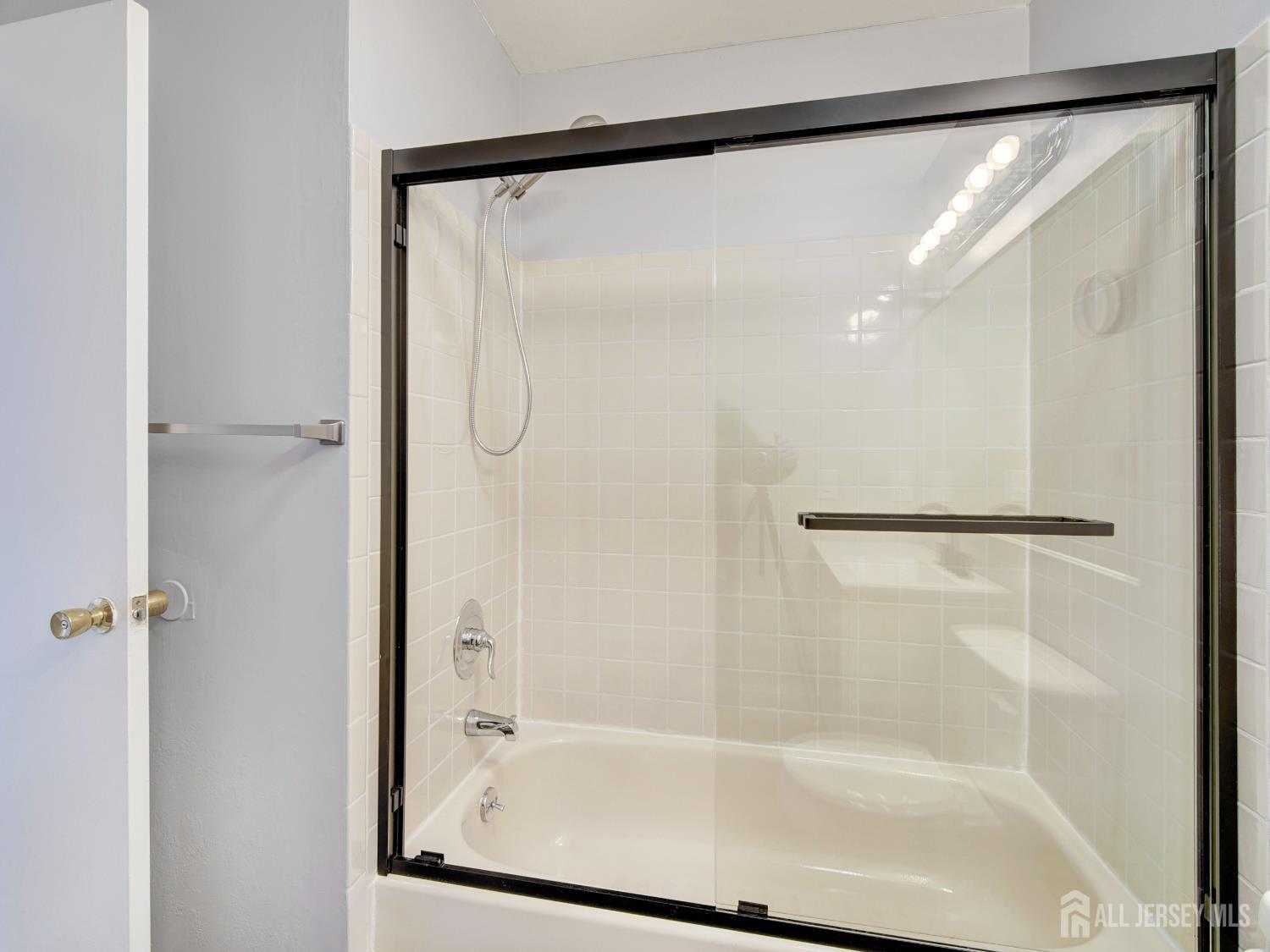 130 Applegate Lane, East Brunswick, NJ, 08816 image 22