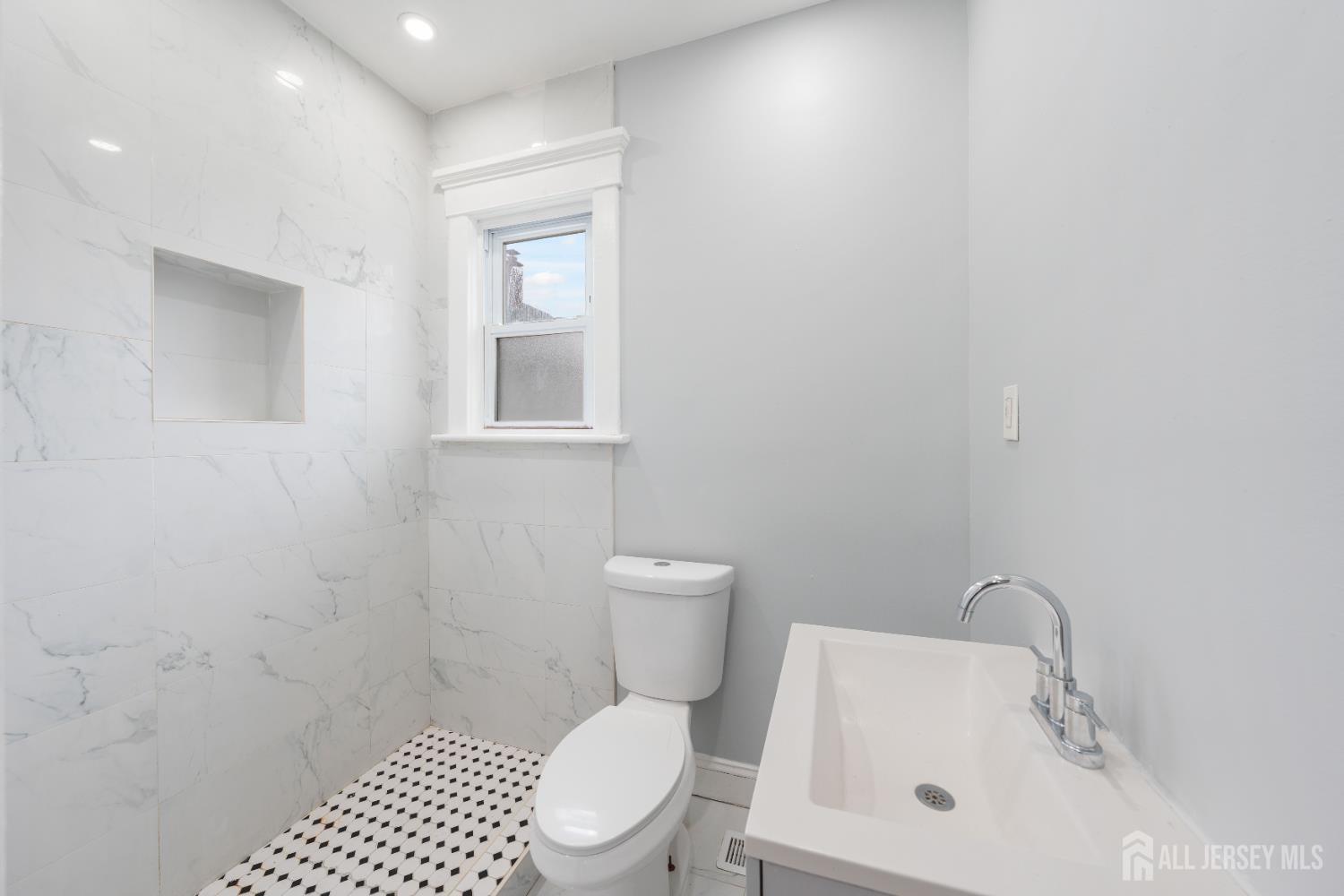 86 S fulton Street, Woodbridge Proper, NJ, 07095 image 7