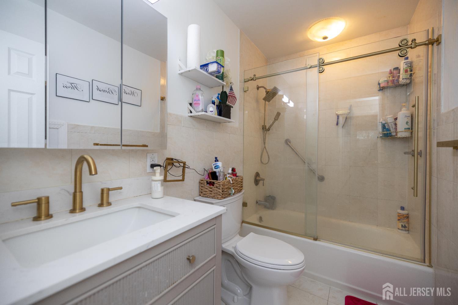 175 E Rosewood Lane Image 4