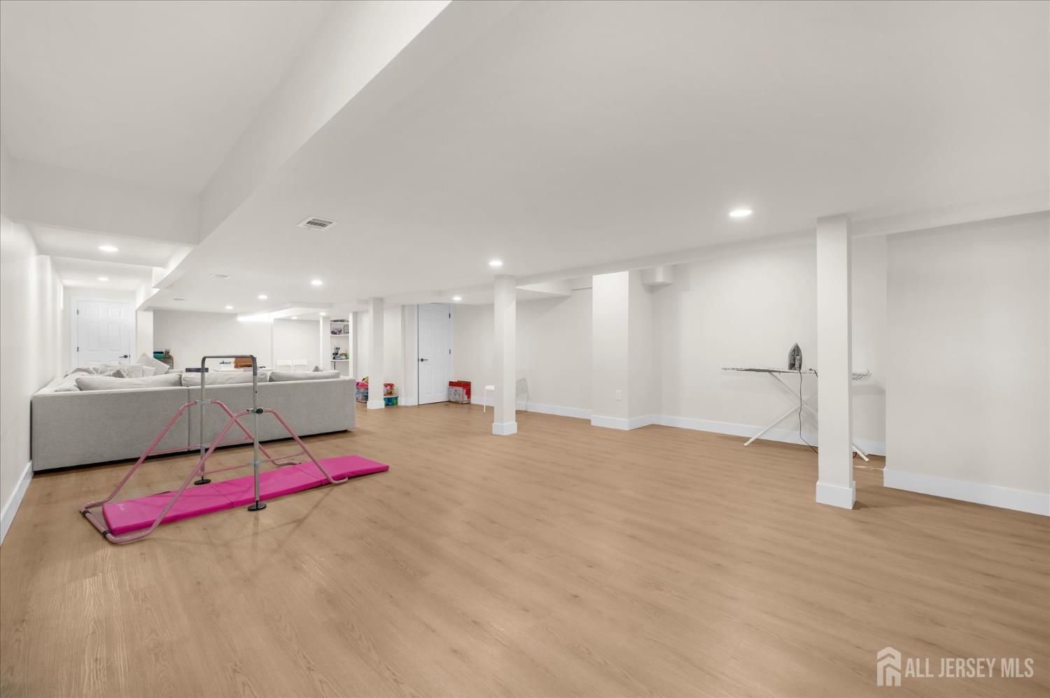 86 Treetops Circle, Franklin Twsp, NJ, 08540 image 35