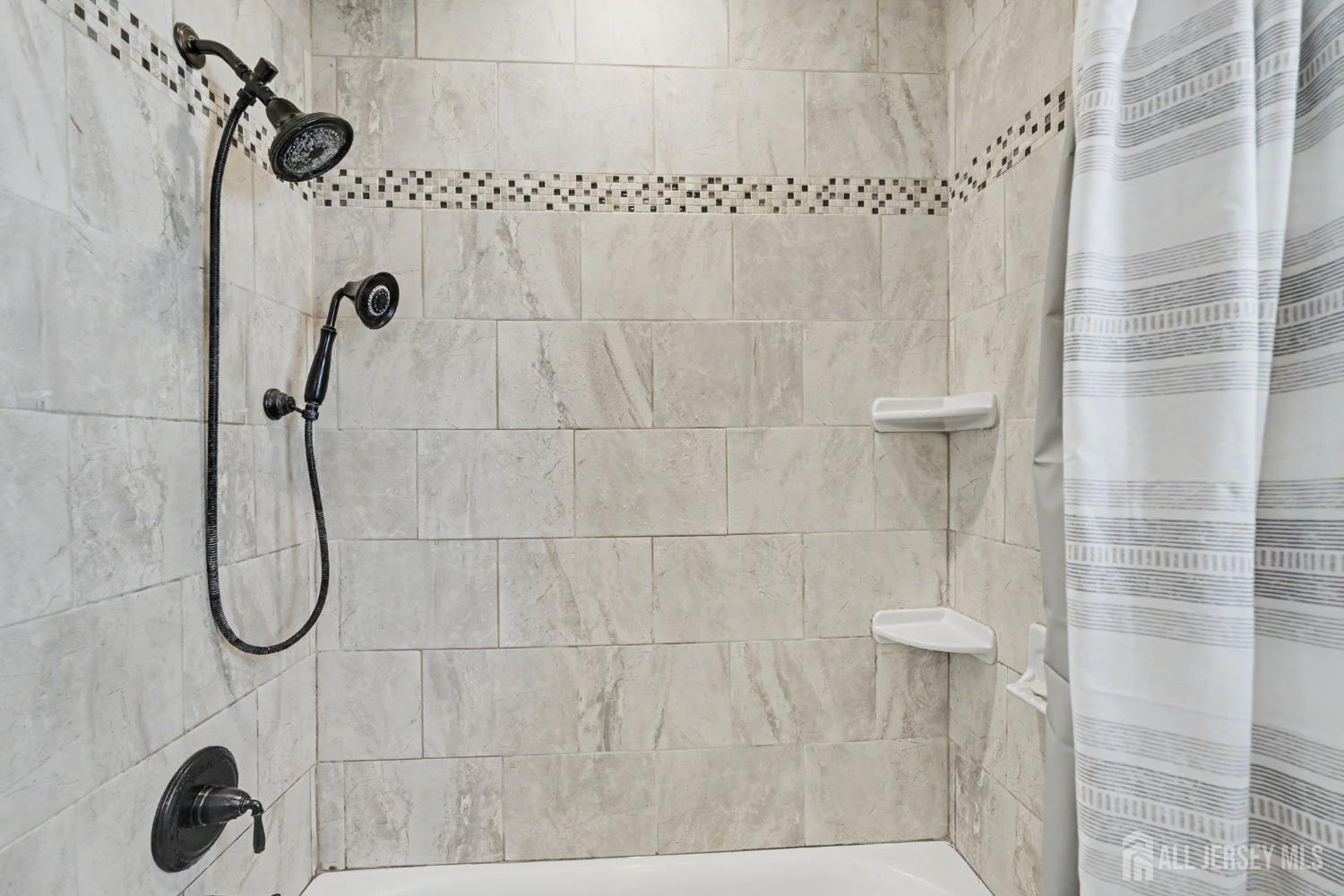 70 Oxford Road, Colonia, NJ, 07067 image 21