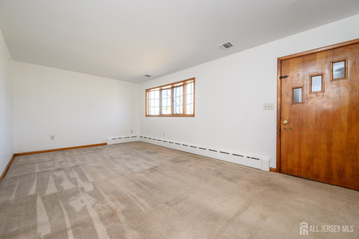 31 W Grochowiak Street Image 5