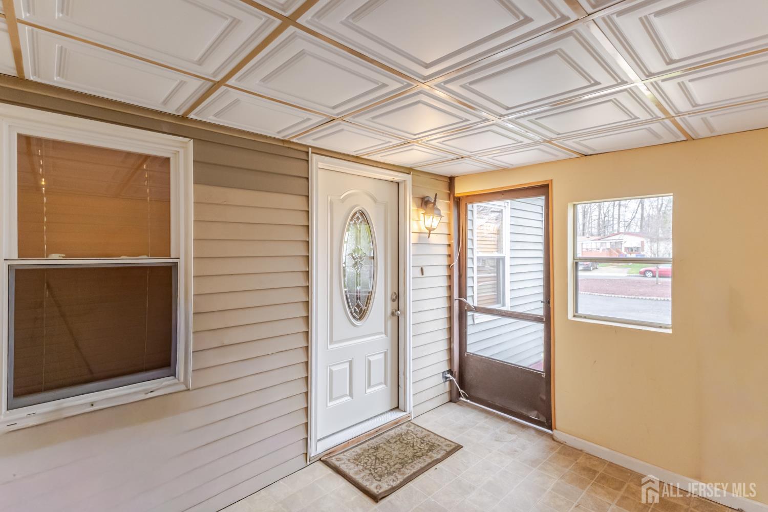 32 Whitman Road Image 4