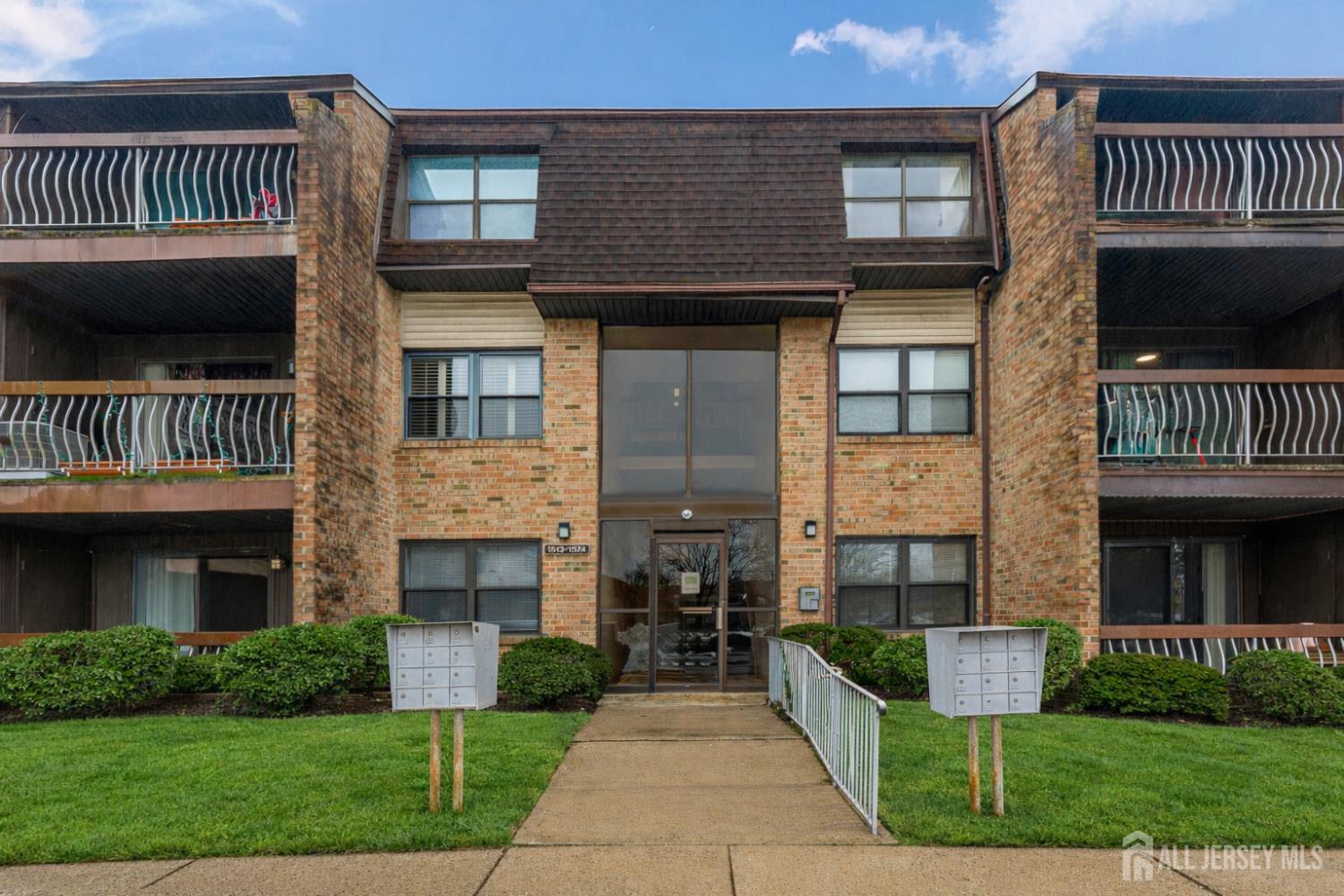 1518 Raspberry Court Image 2