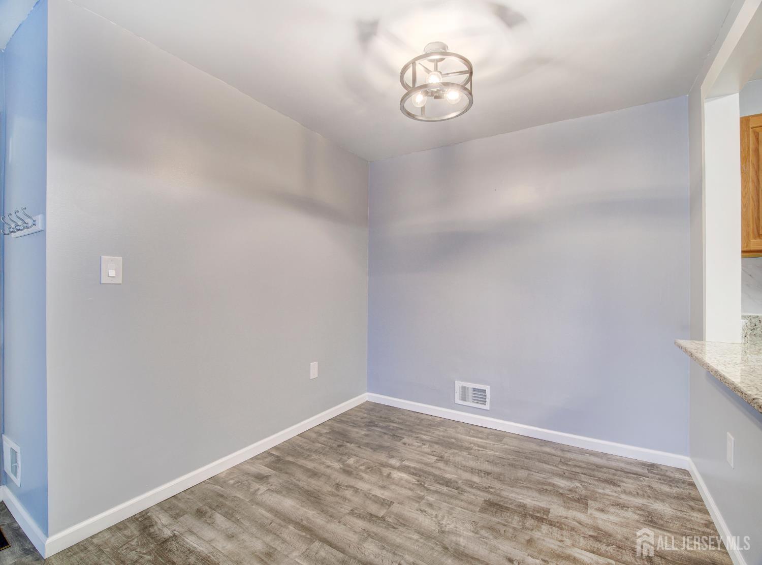 130 Applegate Lane Image 5